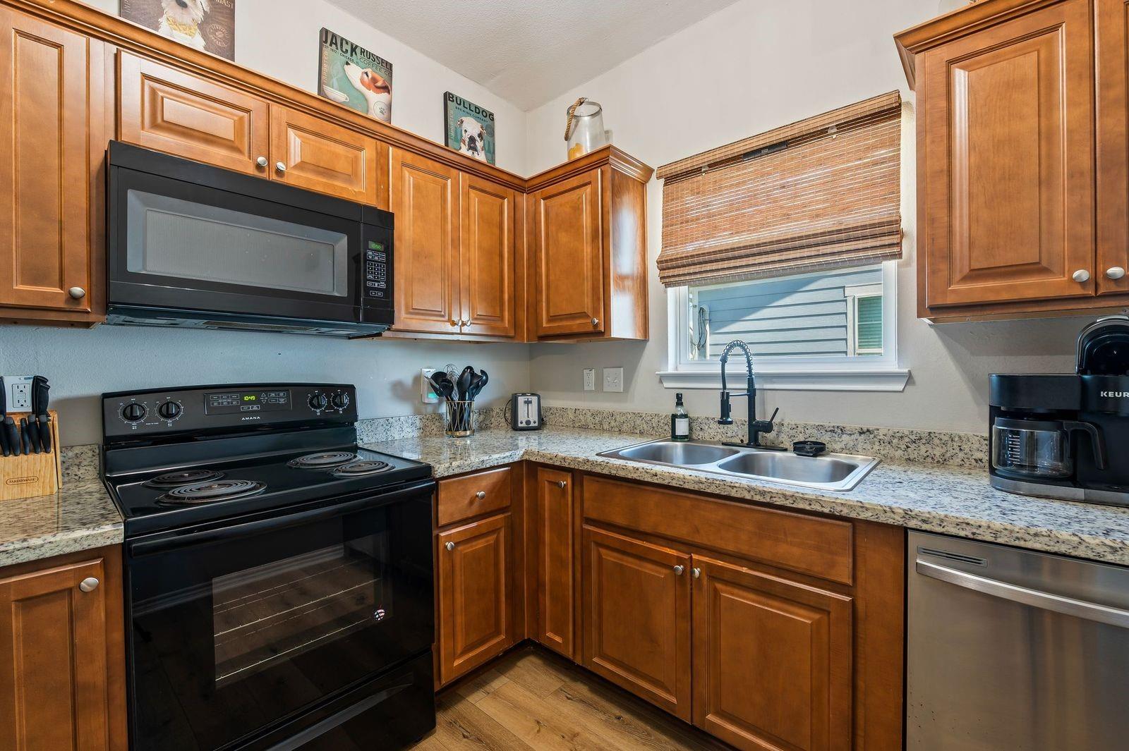 2203 56 St, Galveston, TX 77551 photo