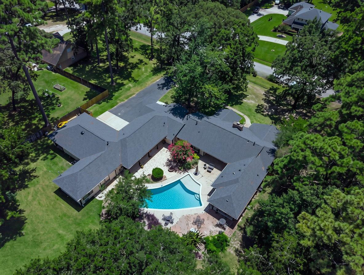 1401 Magnolia Ln, Houston, TX 77339