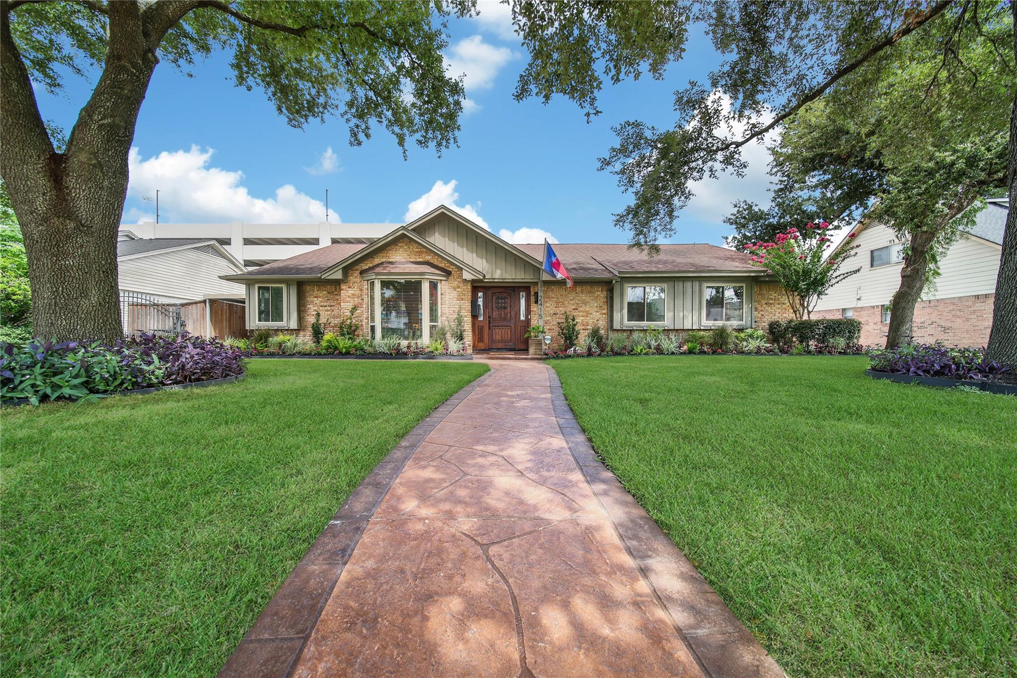 2415 Brookmere Dr, Houston, TX 77008