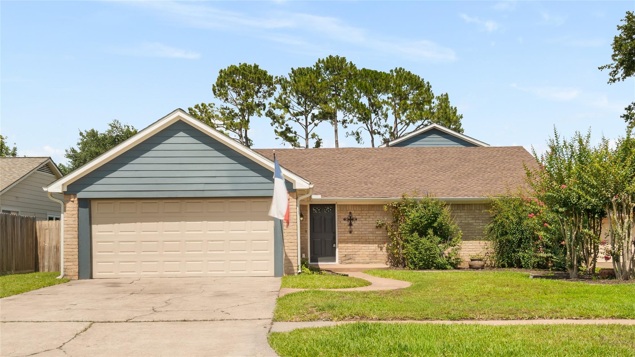 15619 Boulder Oaks Dr, Houston, TX 77084