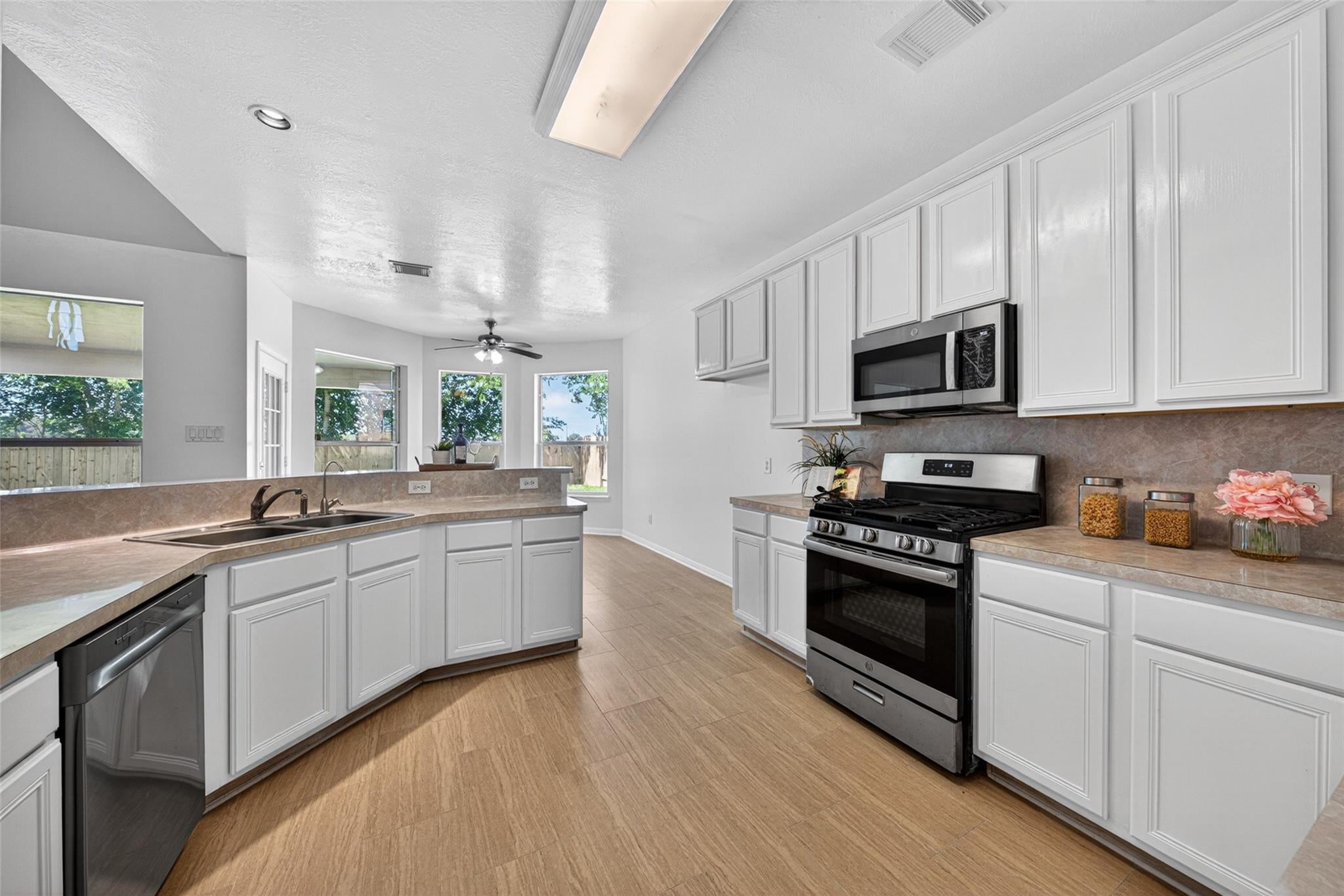 13910 Sunset View Dr, Houston, TX 77083 photo