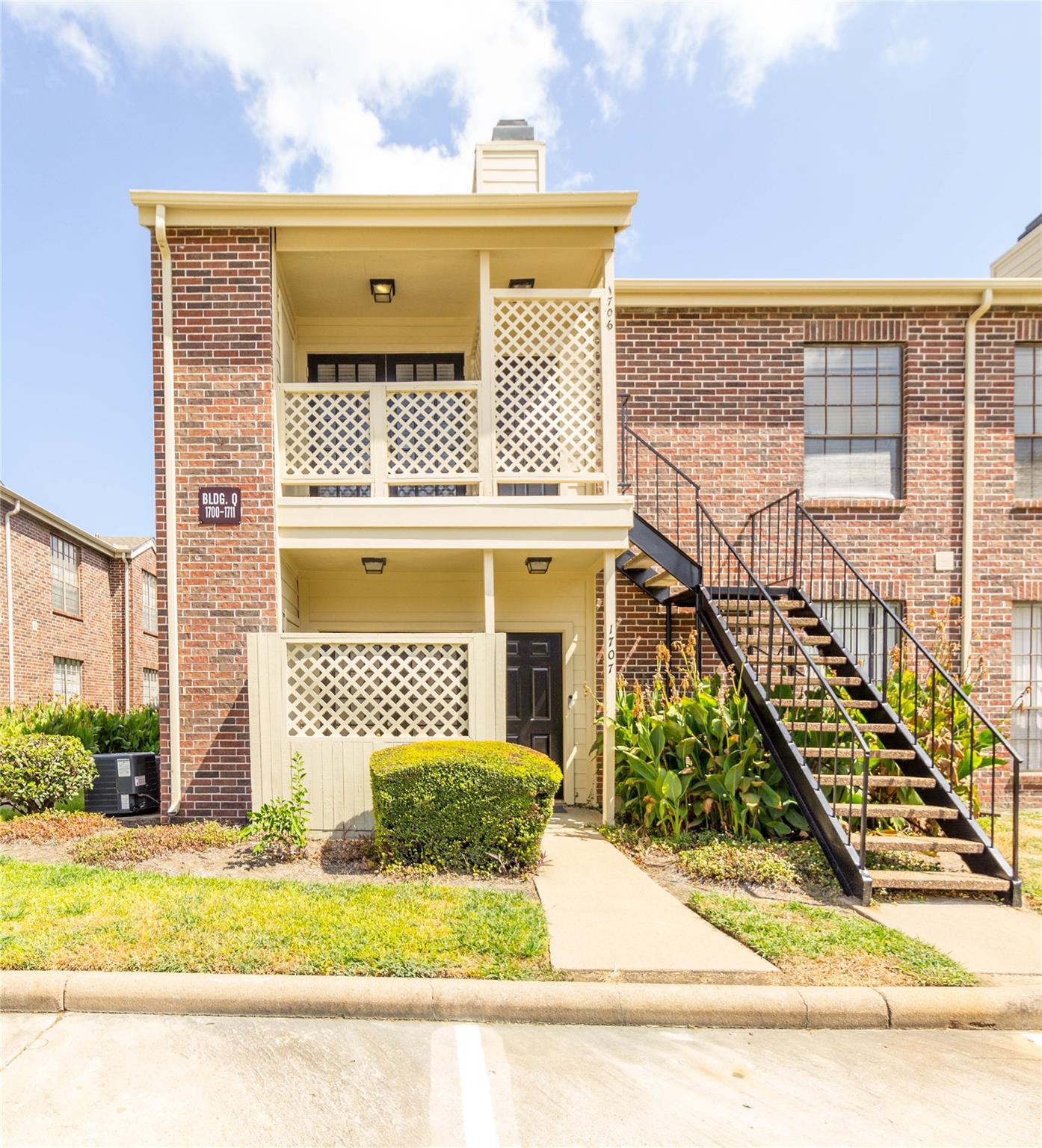 2121 El Paseo Street 1706, Houston, TX 77054