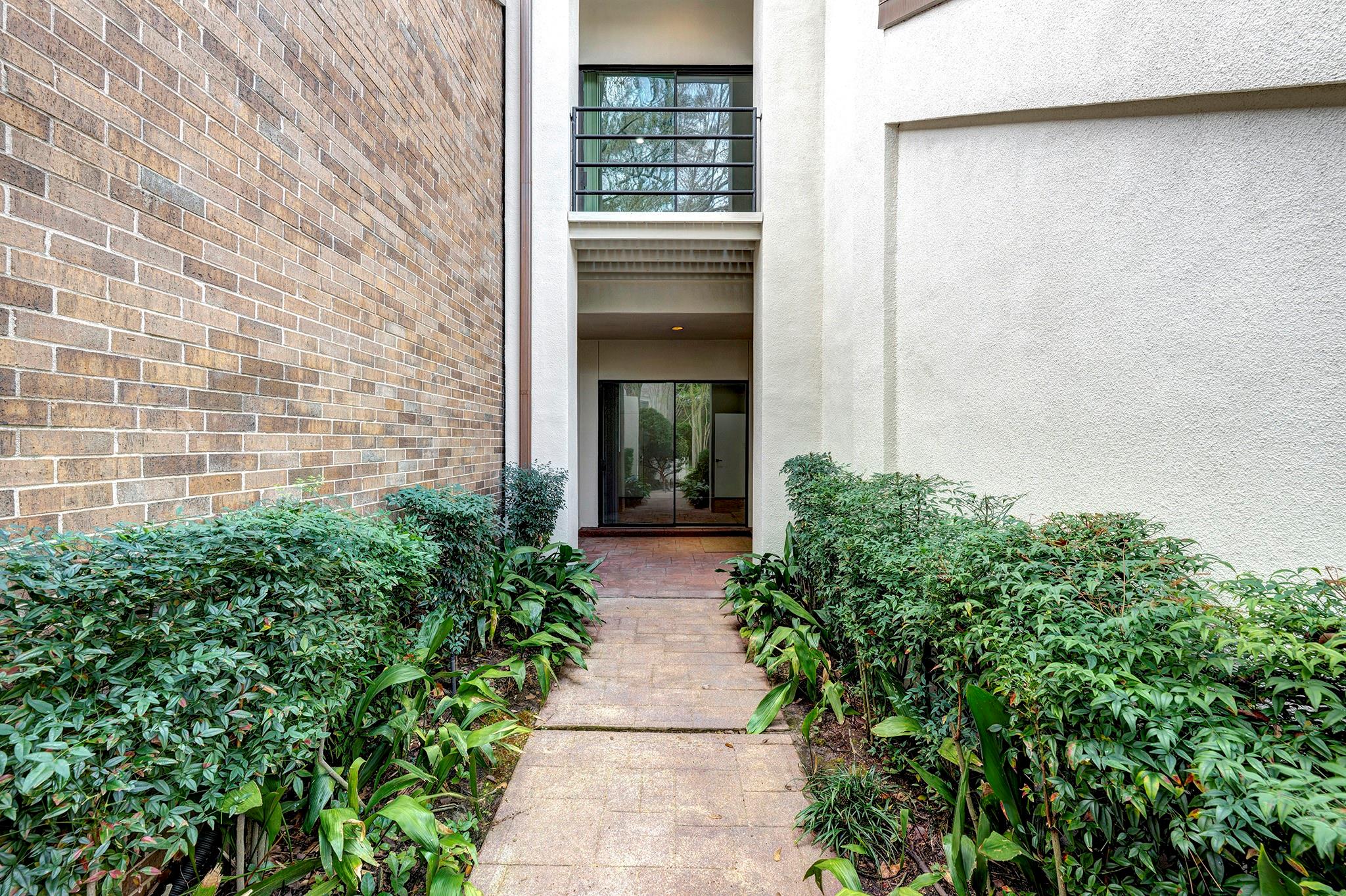 9171 Briar Forest Dr, Houston, TX 77024 photo