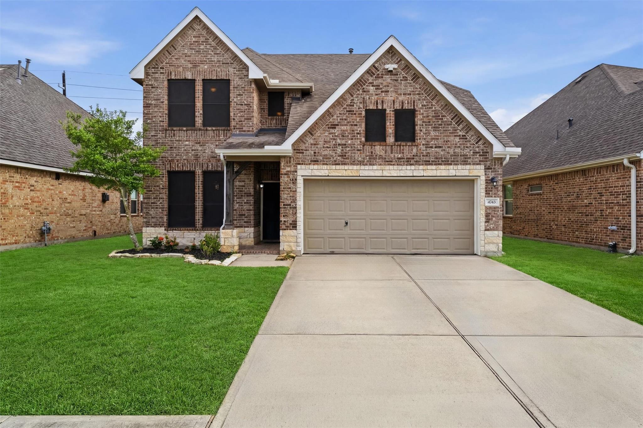 4743 Bay Vista Dr, Baytown, TX 77523