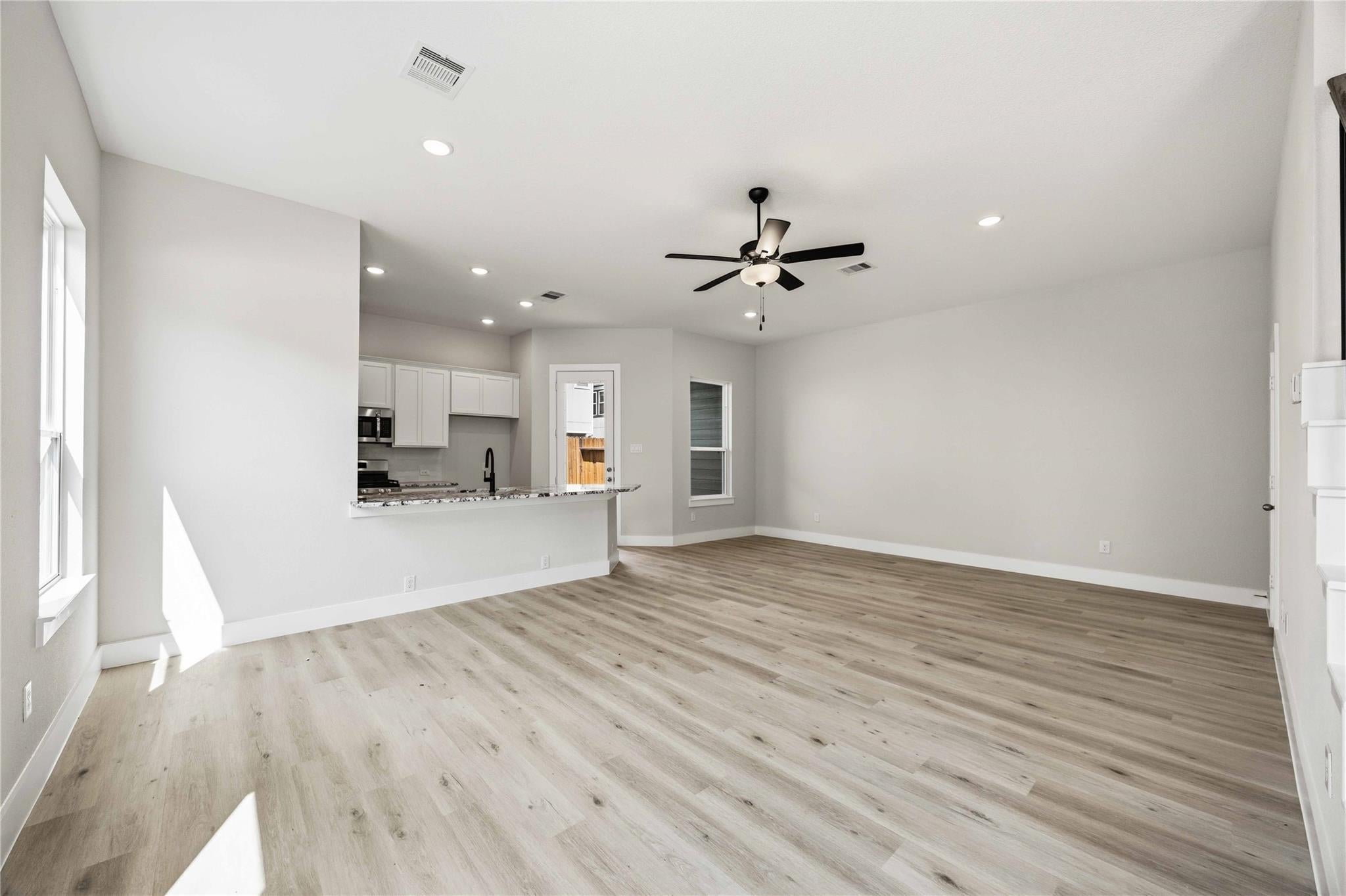13218 Opera Dr, Houston, TX 77047 photo