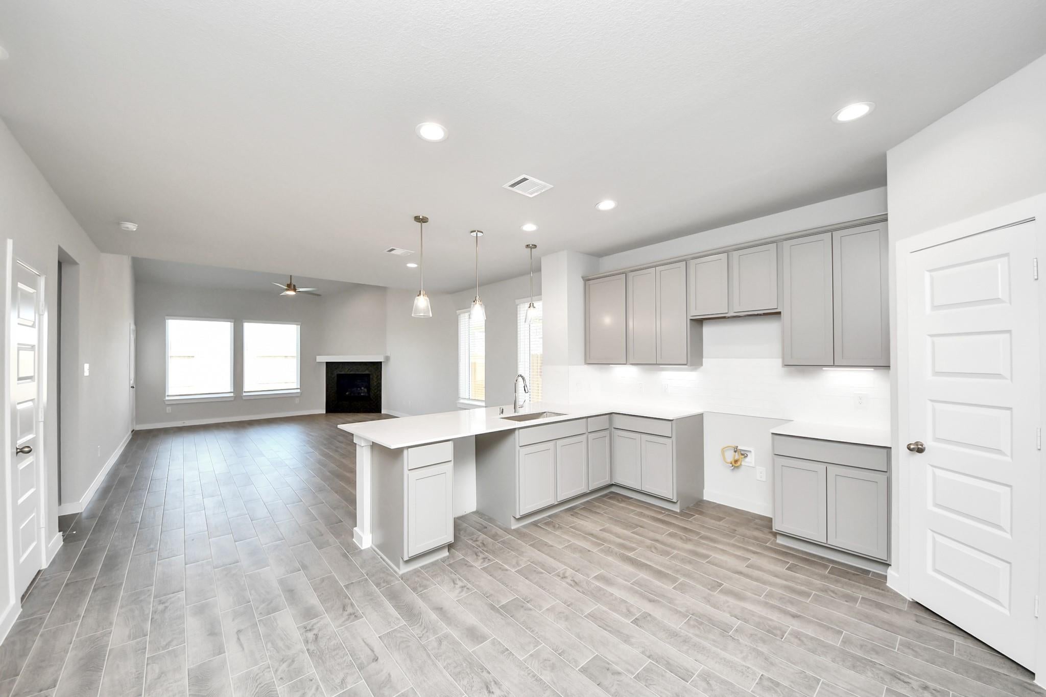 26359 Viva Dr, Magnolia, TX 77355 photo