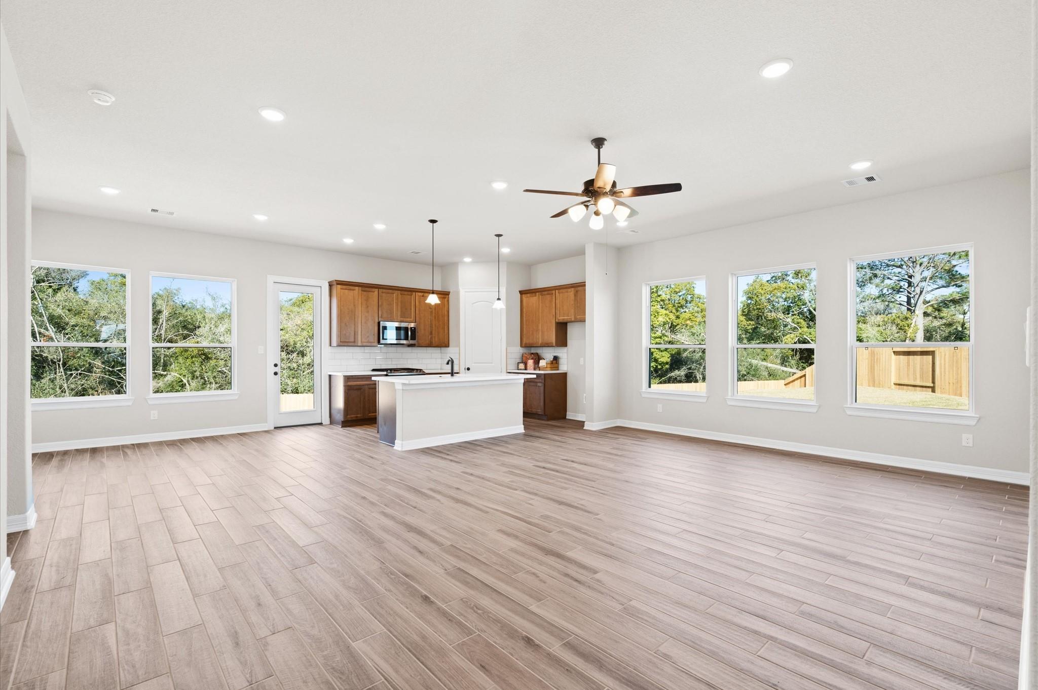 1605 Carefree Cir, Seabrook, TX 77586 photo