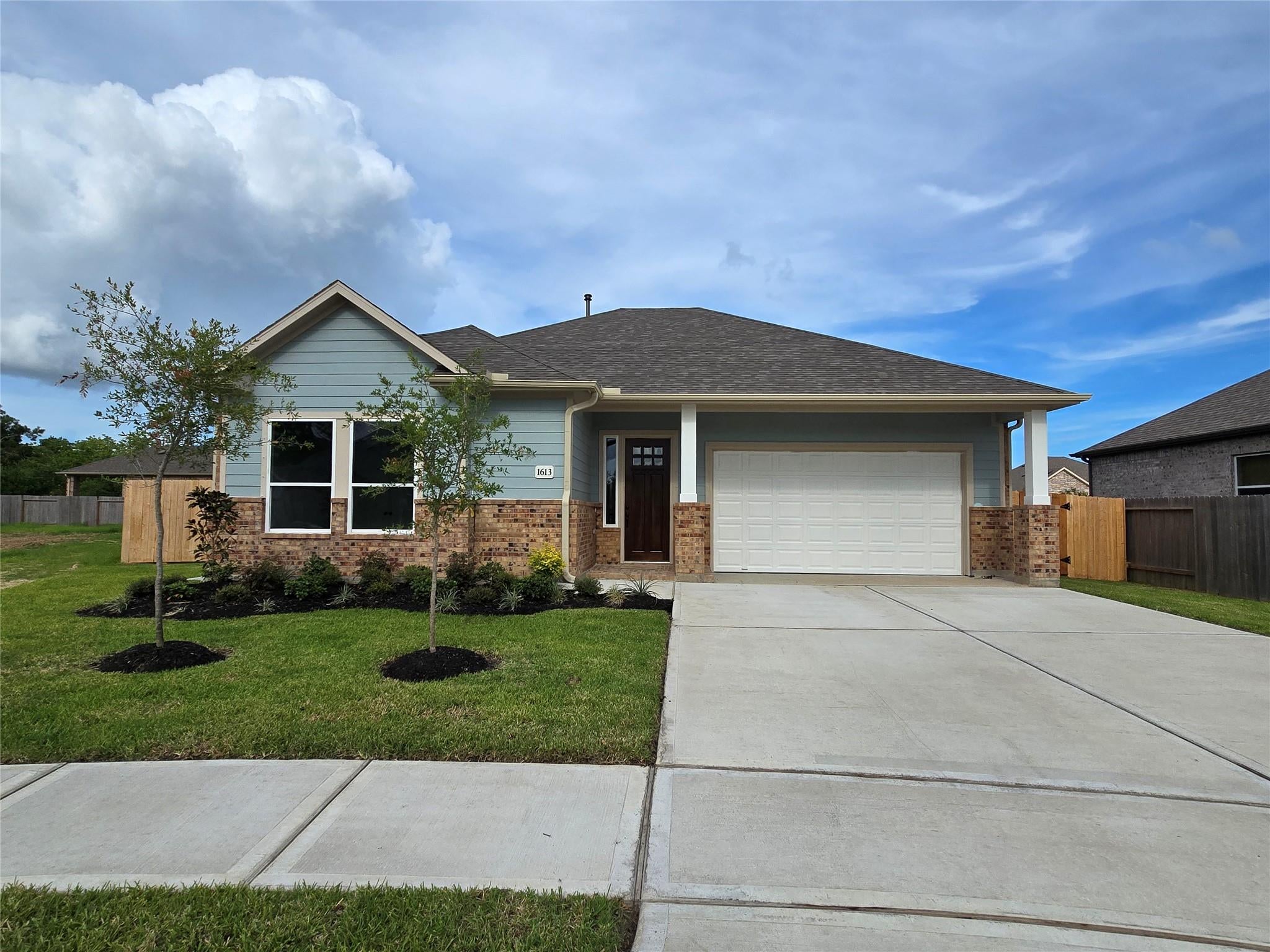 1605 Carefree Cir, Seabrook, TX 77586 photo