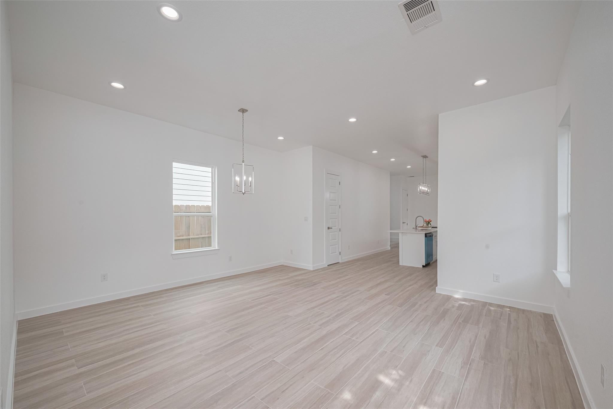7307 W Knoll St, Houston, TX 77028 photo