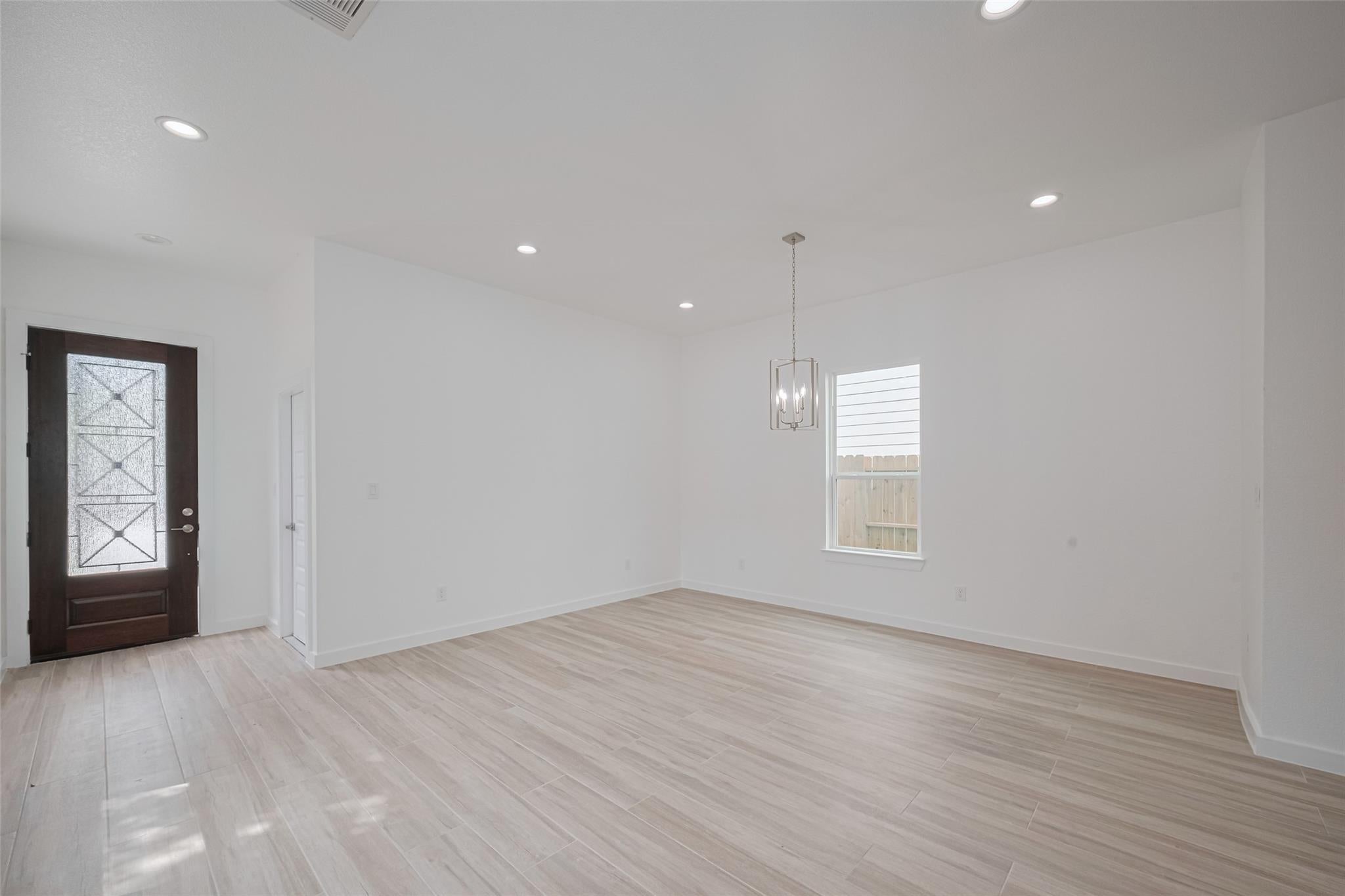 7307 W Knoll St, Houston, TX 77028 photo