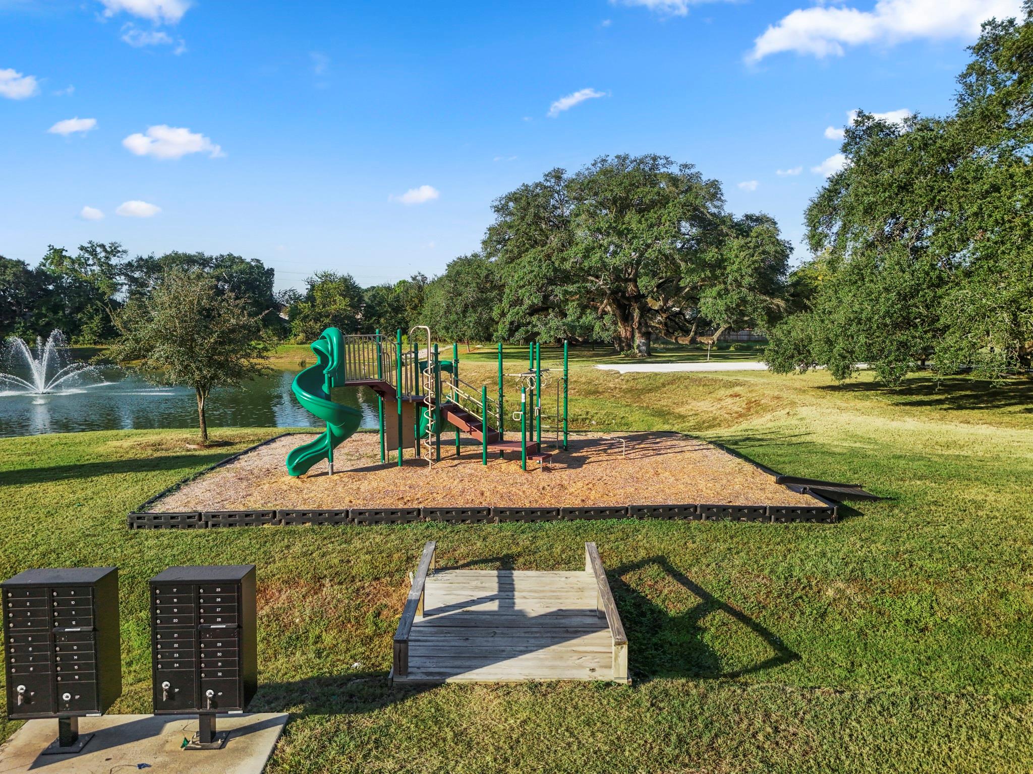 8719 Scrub Oak View Dr, Tomball, TX 77375 photo