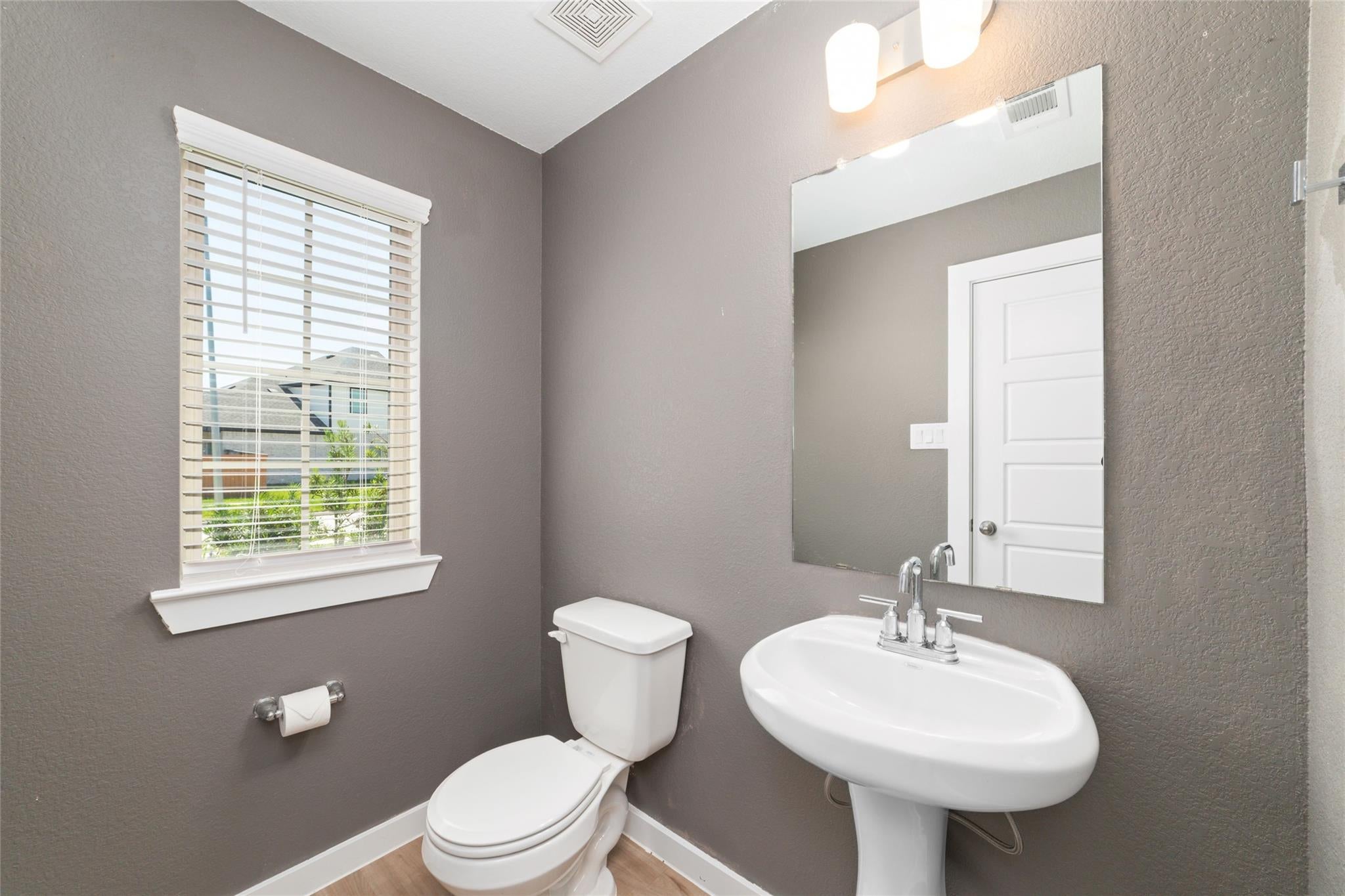 8326 Royal Breeze Dr, Cypress, TX 77433 photo
