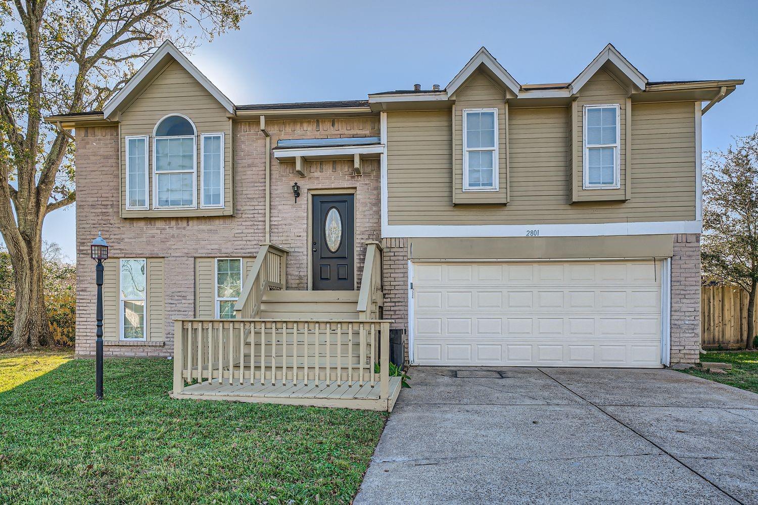 2801 Custer Dr, League City, TX 77573
