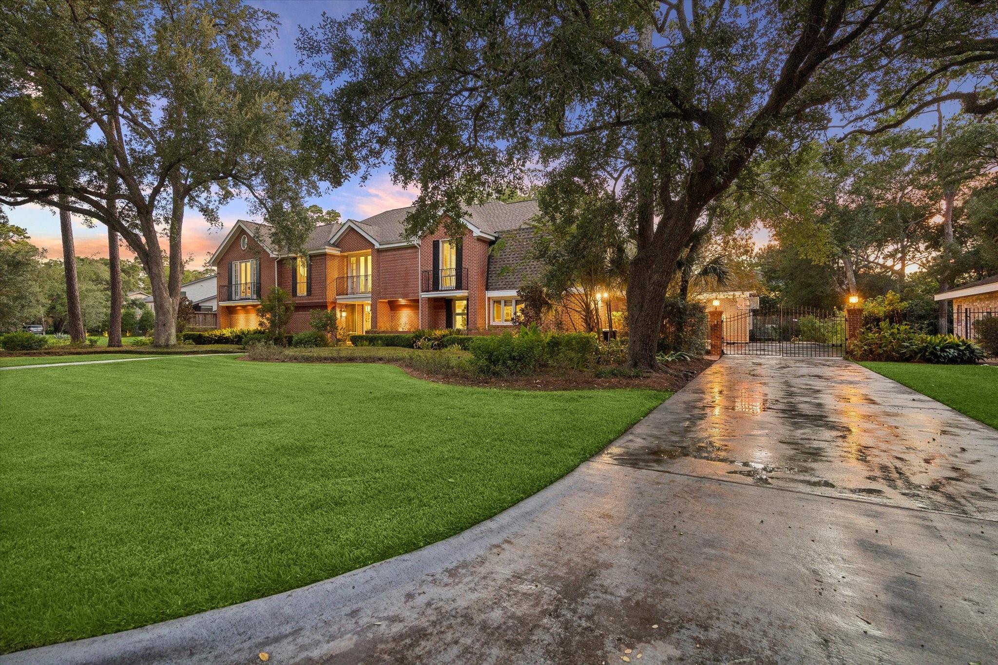 14 Stonegate Dr, Houston, TX 77024 photo