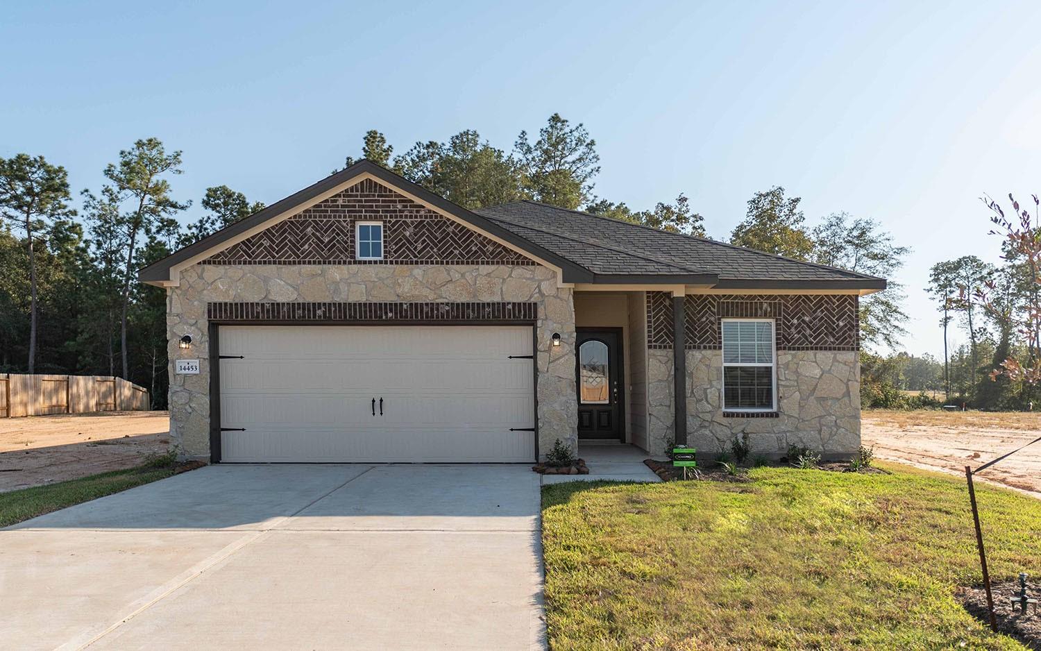 14453 High Hill Dr, Conroe, TX 77303