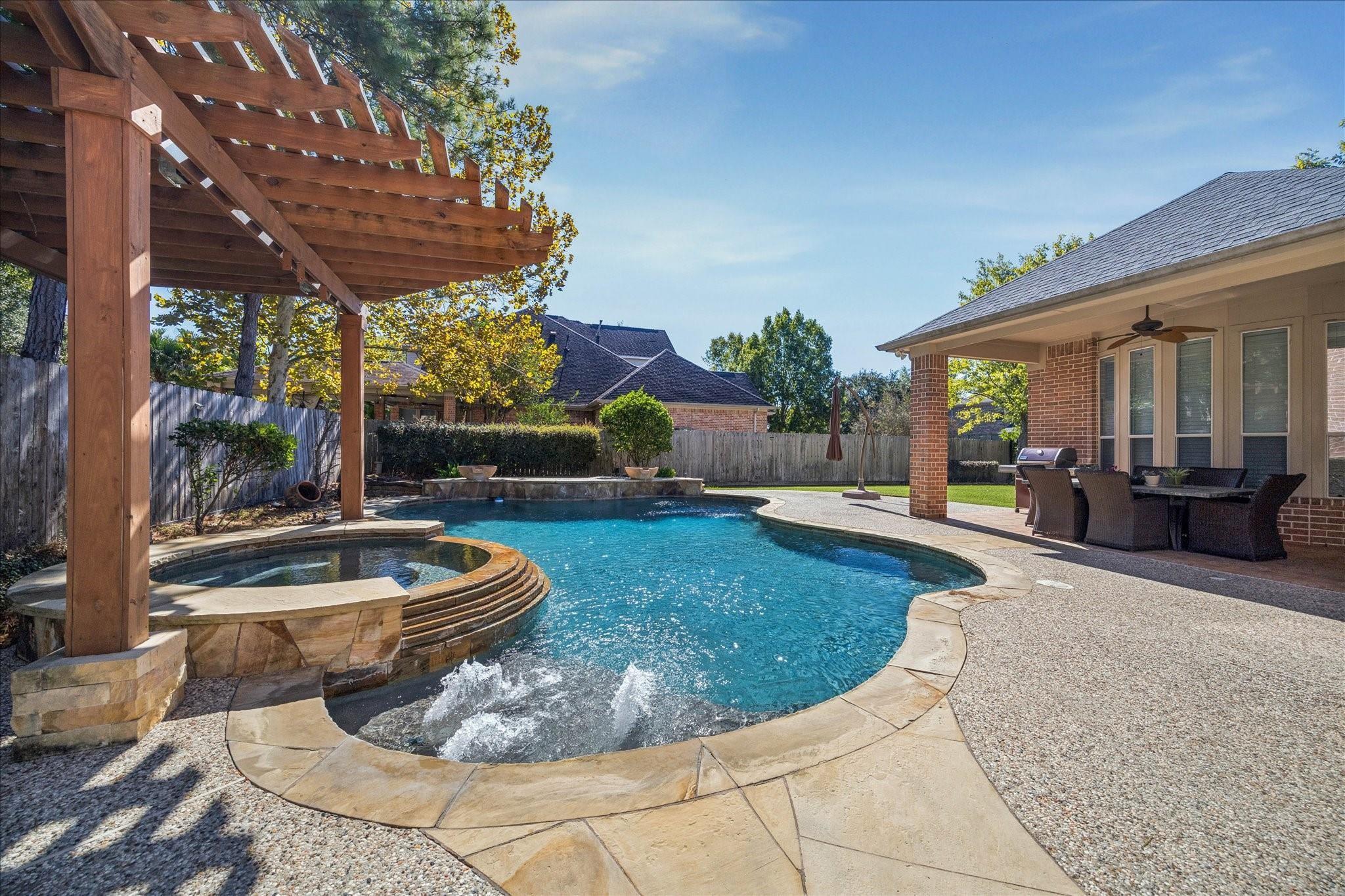 6014 Shady Alcove Ct, Kingwood, TX 77345