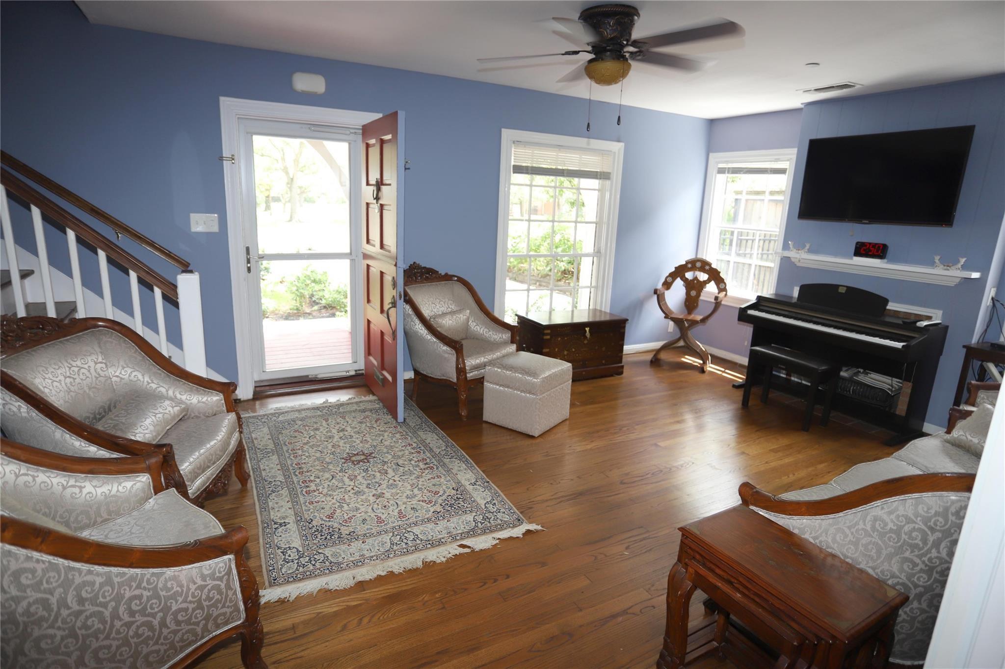 4912 Bellaire Blvd, Bellaire, TX 77401 photo