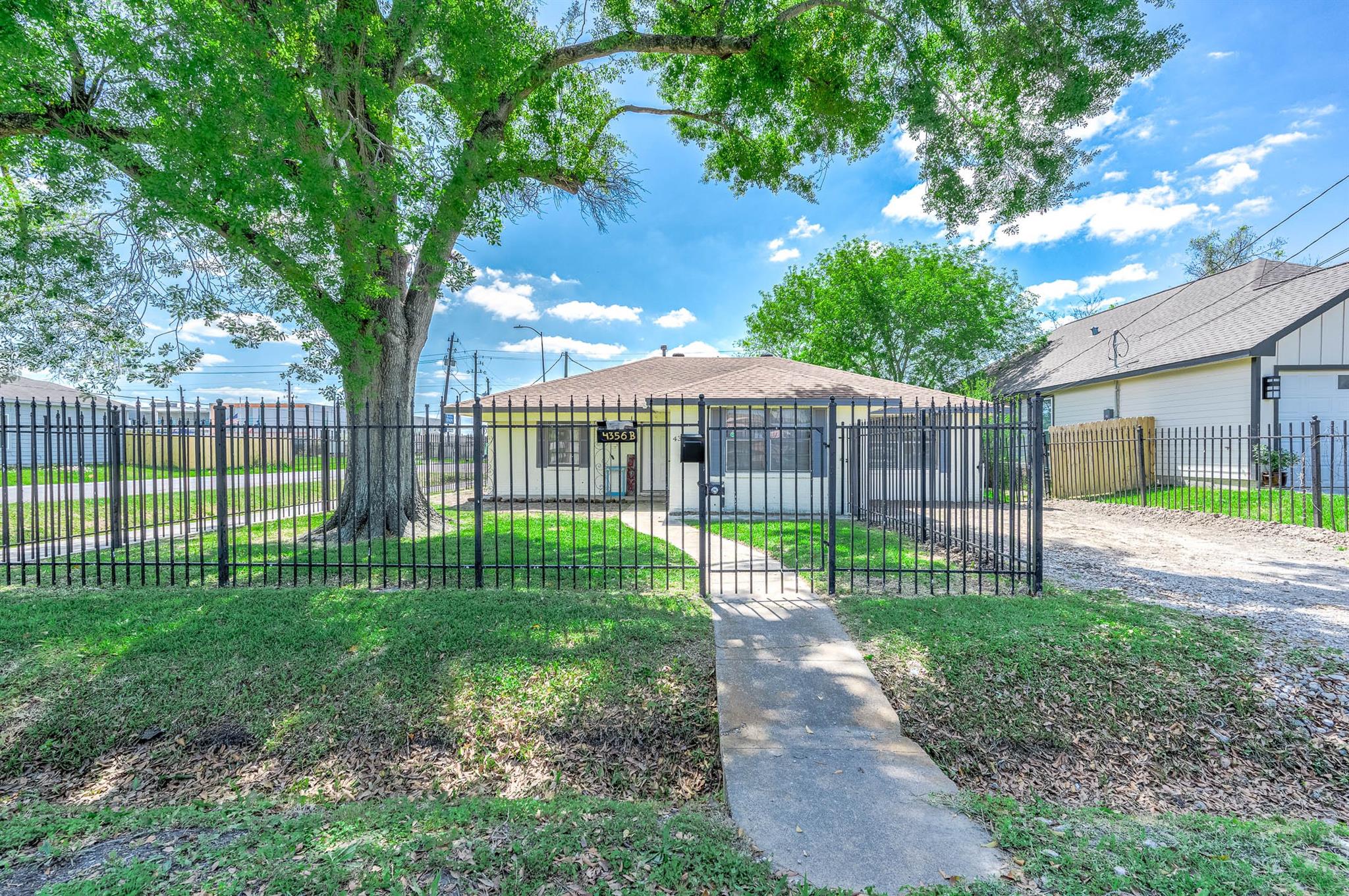 4356 Phlox St, Houston, TX 77051 photo