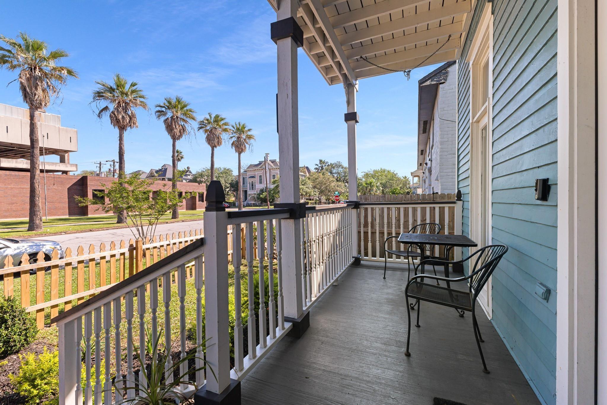 1911 Sealy St, Galveston, TX 77550 photo