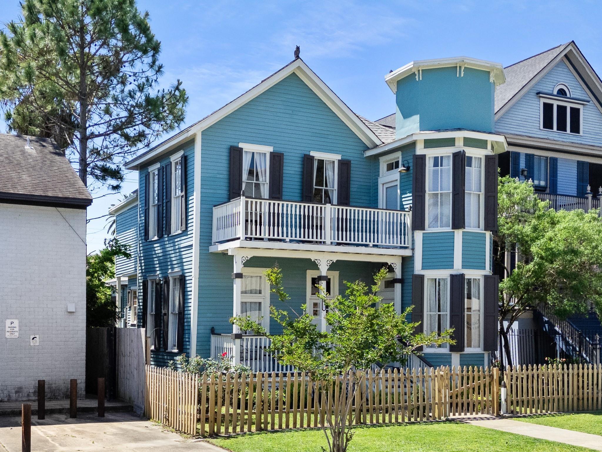 1911 Sealy St, Galveston, TX 77550 photo