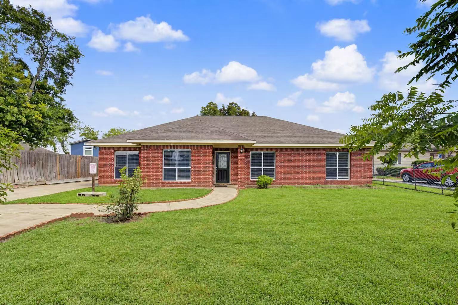 1411 Guadalupe, Stafford, TX 77477