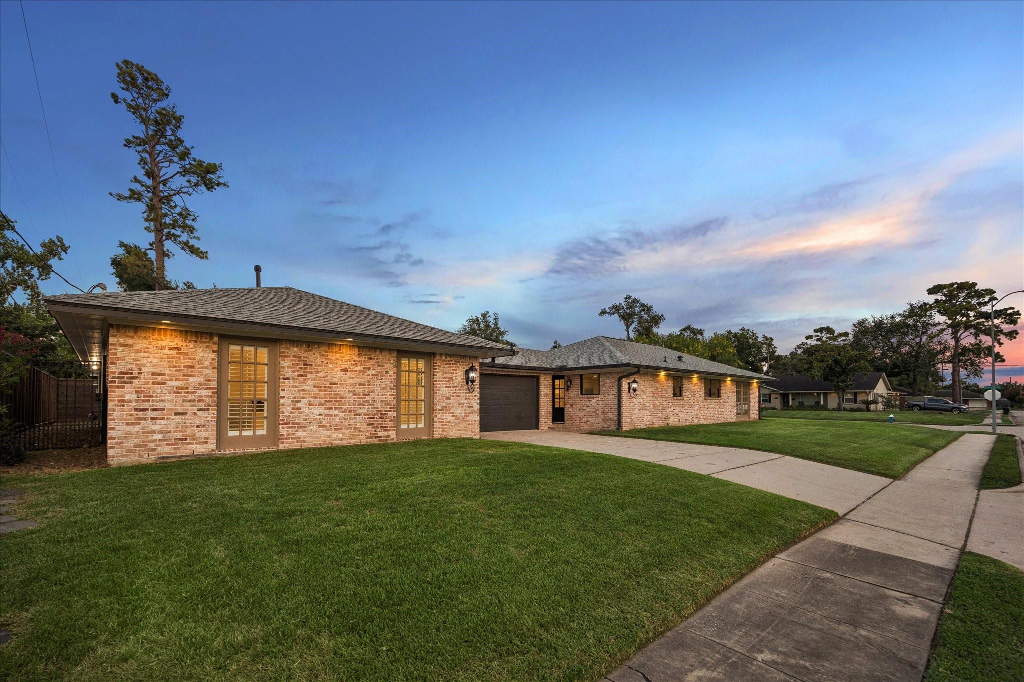 6434 Pineshade Ln, Houston, TX 77008 photo