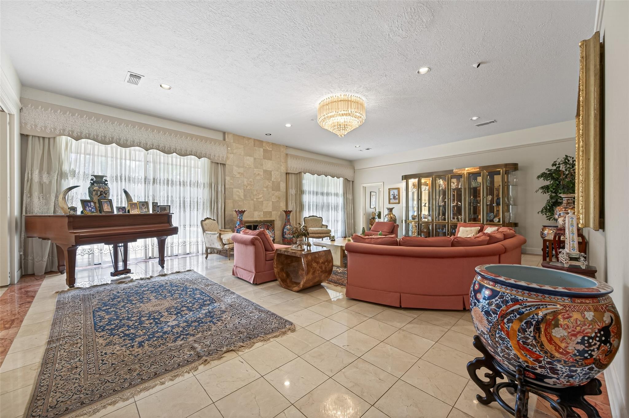 8103 Lake Edge Ct, Houston, TX 77071 photo