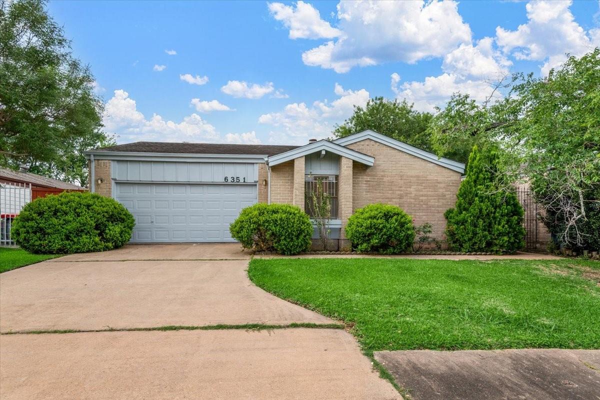 6351 Cambridge Glen Ln, Houston, TX 77035