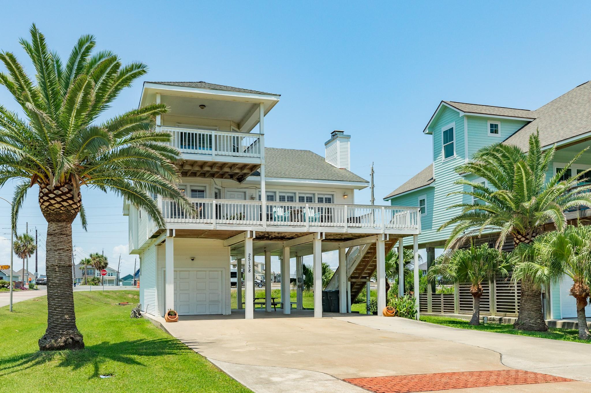 25138 Intrepid Ln, Galveston, TX 77554 photo