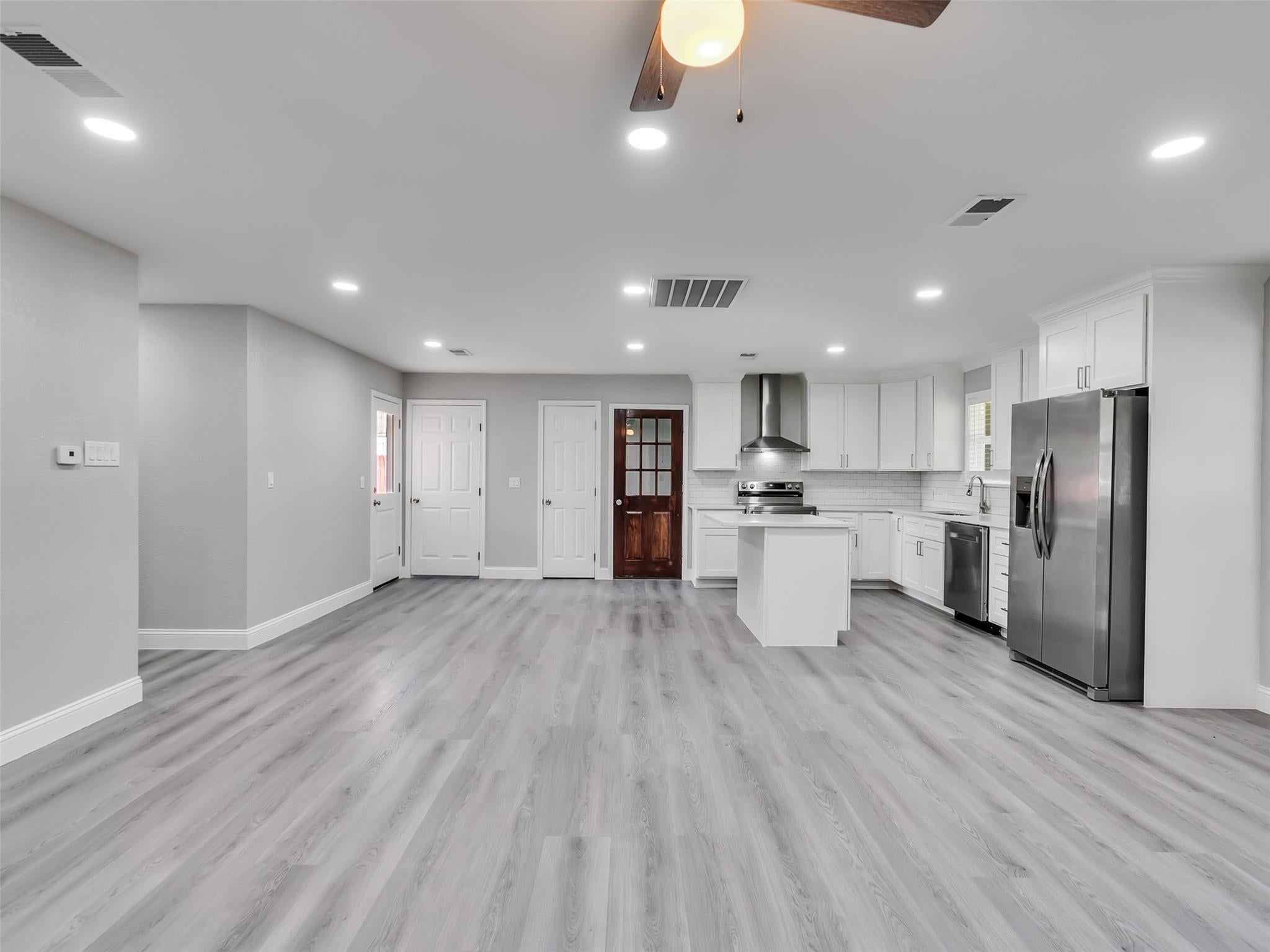 203 22 Ave, Texas City, TX 77590 photo