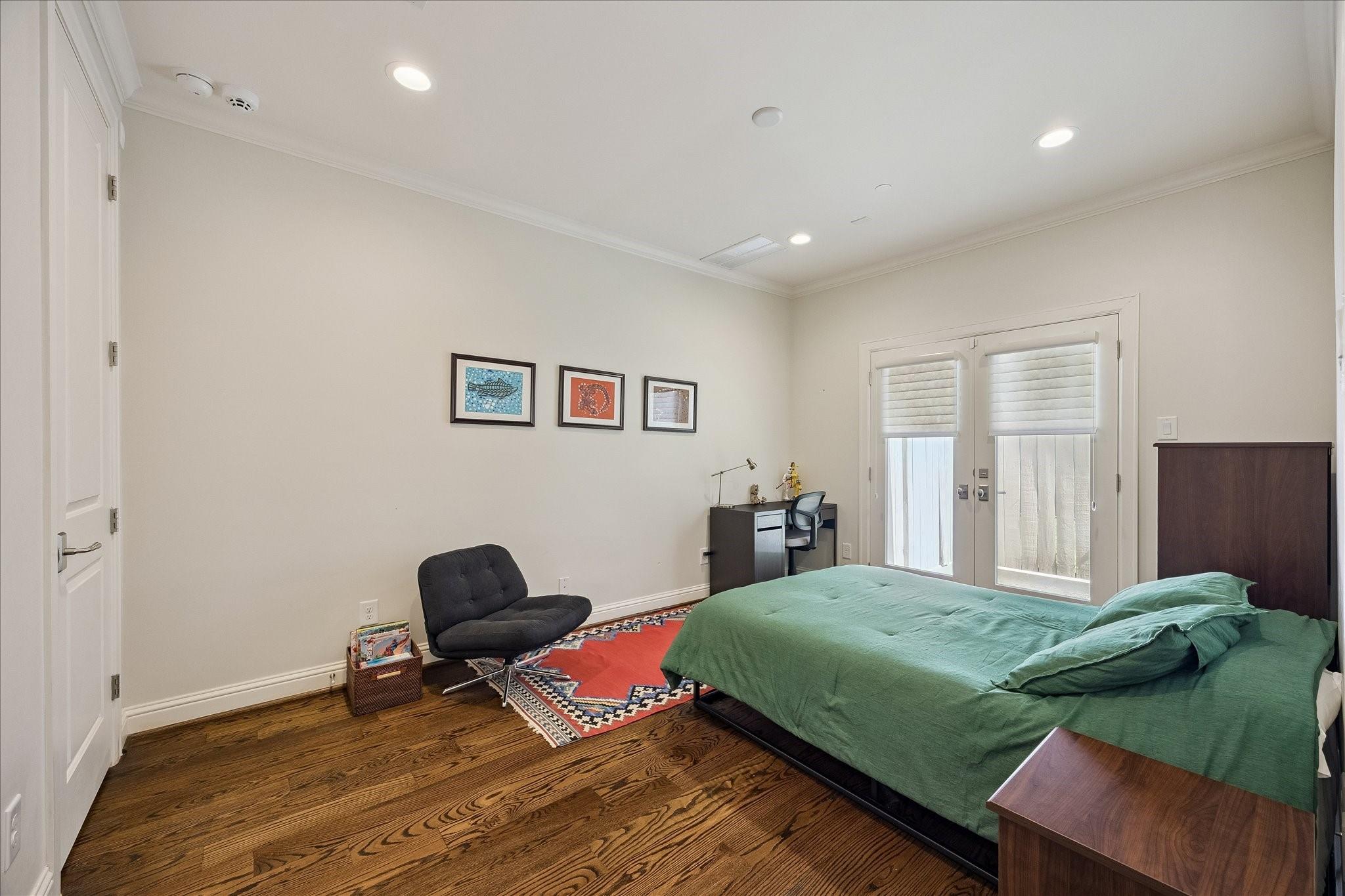 3928 W Main St, Houston, TX 77027 photo