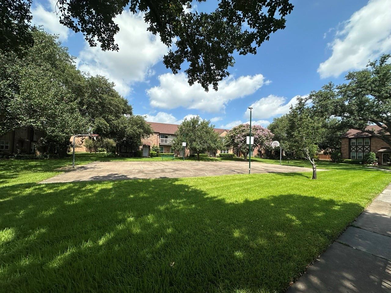 2209 Triway Ln #263, Houston, TX 77043 photo