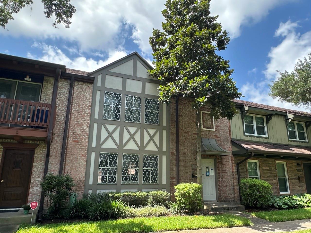 2209 Triway Ln, Houston, TX 77043
