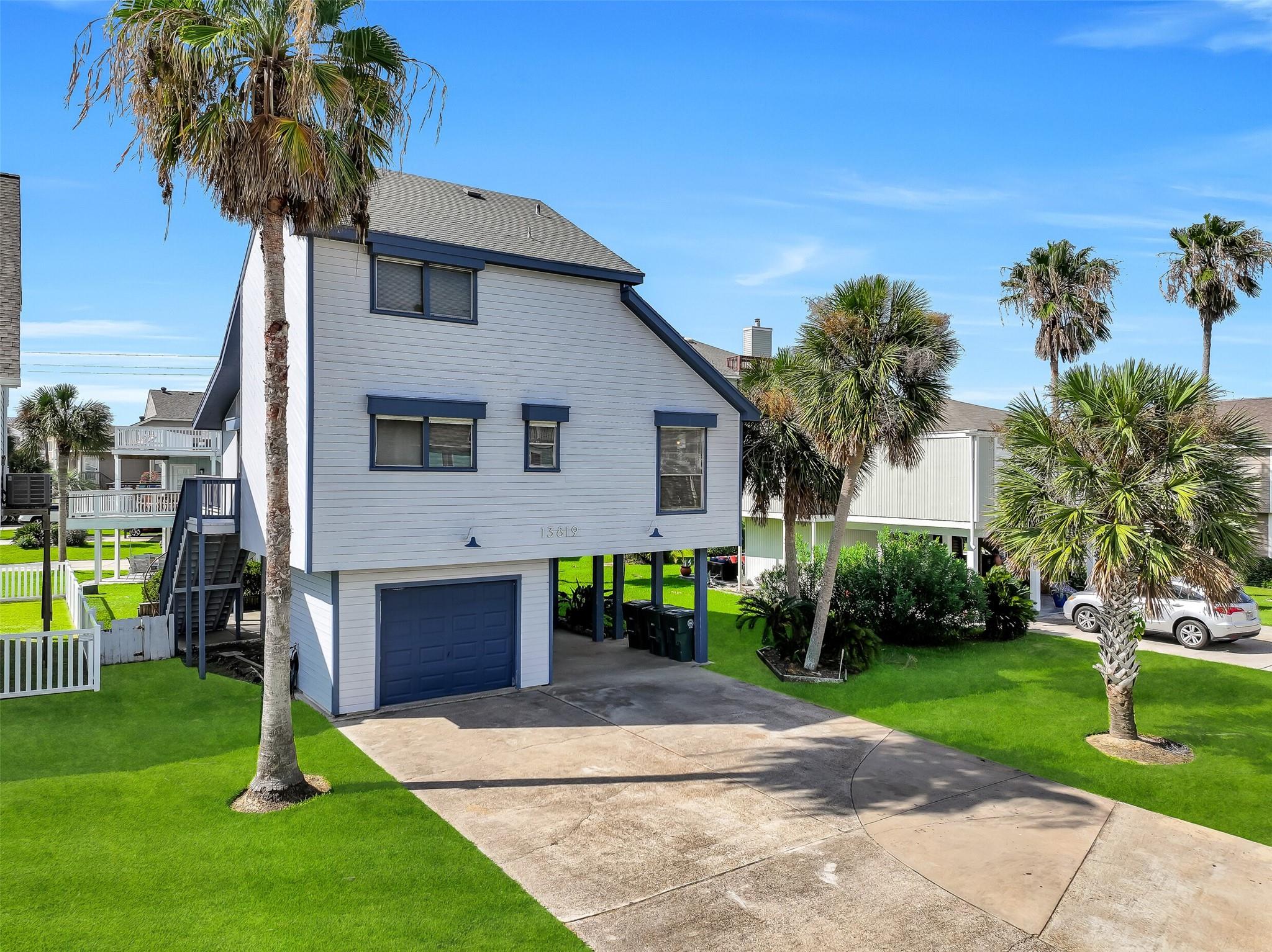 13819 San Domingo Dr, Galveston, TX 77554 photo