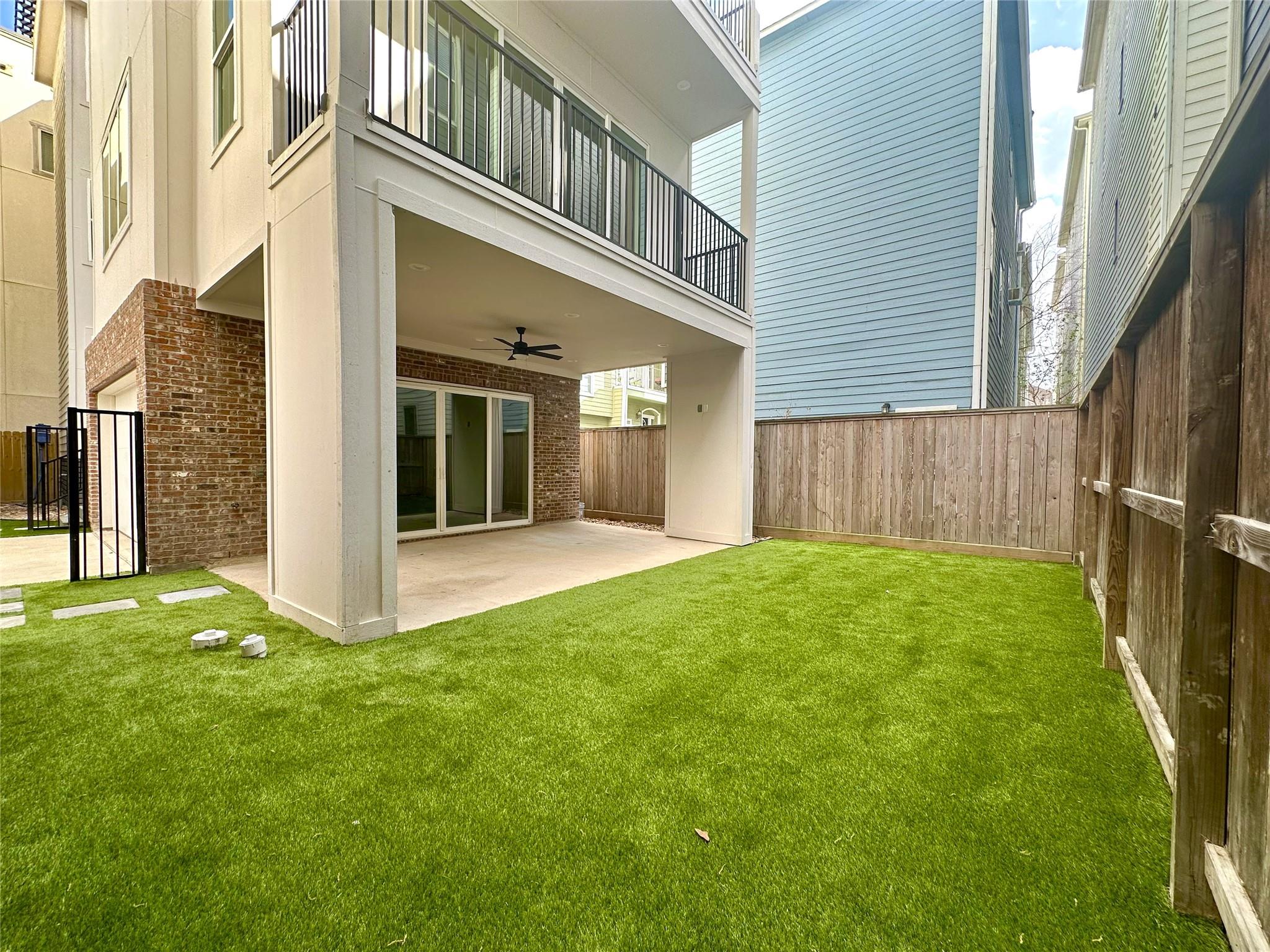 1140 W 16 St, Houston, TX 77008 photo