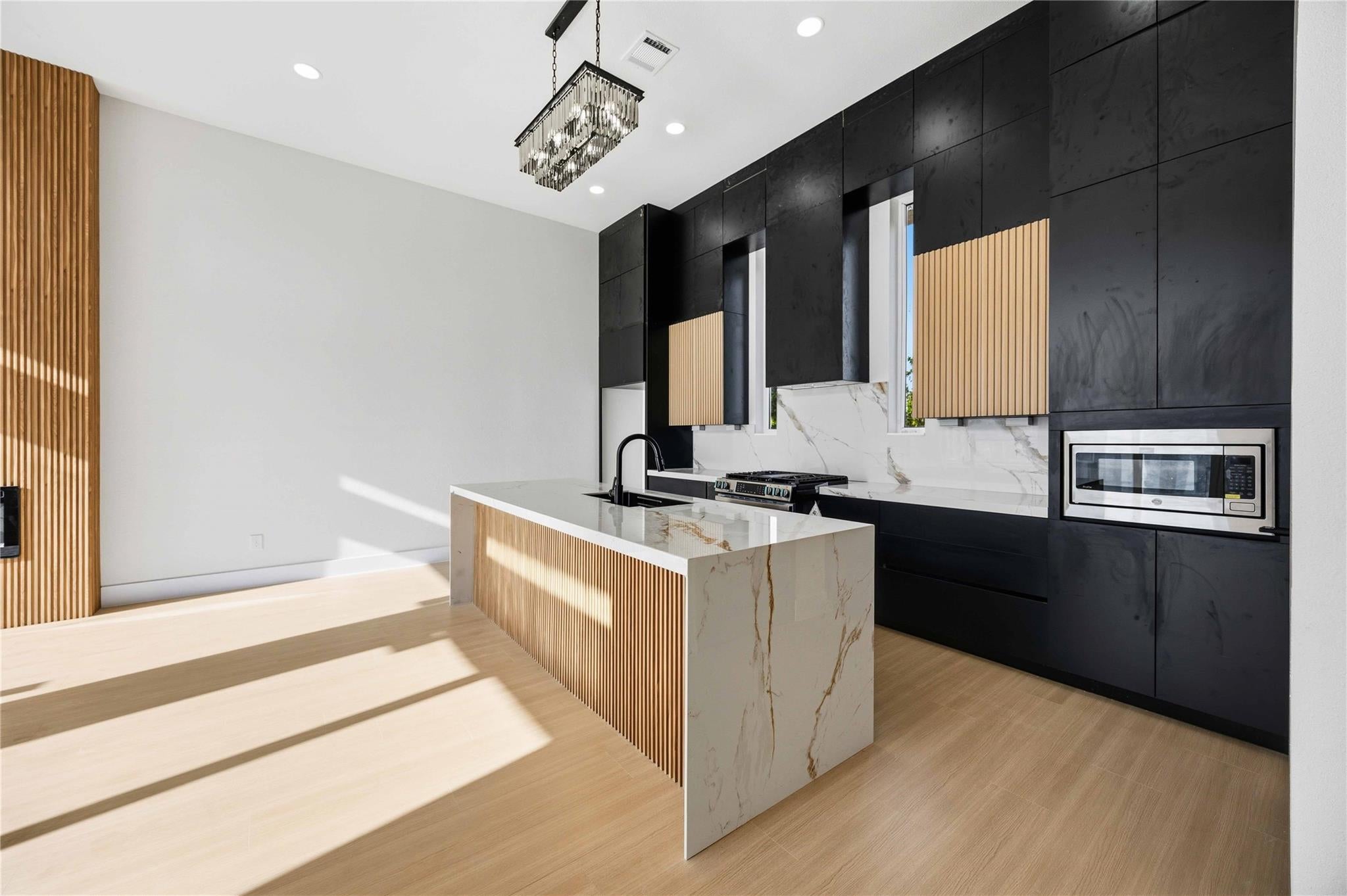 9217 Noel Street Abbey, Houston, TX 77033 photo