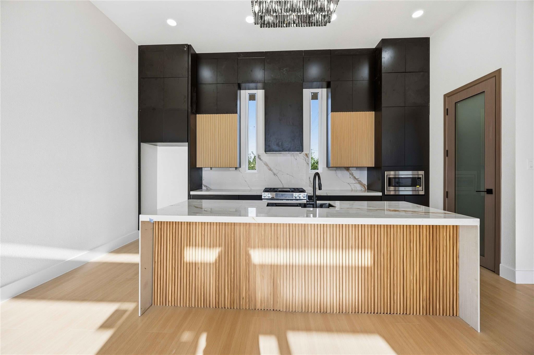 9217 Noel Street Abbey, Houston, TX 77033 photo