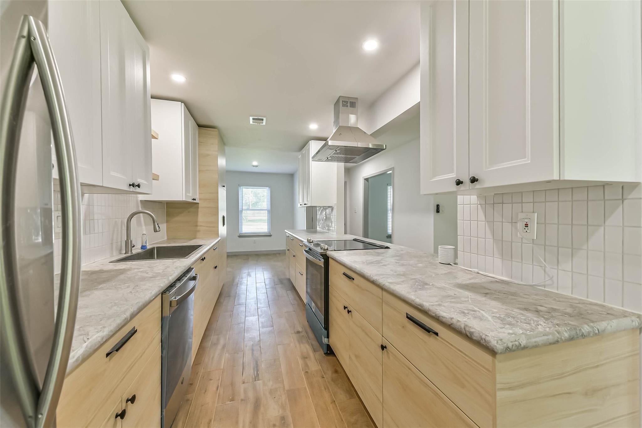 3410 Crestmeadow Dr, Pasadena, TX 77505