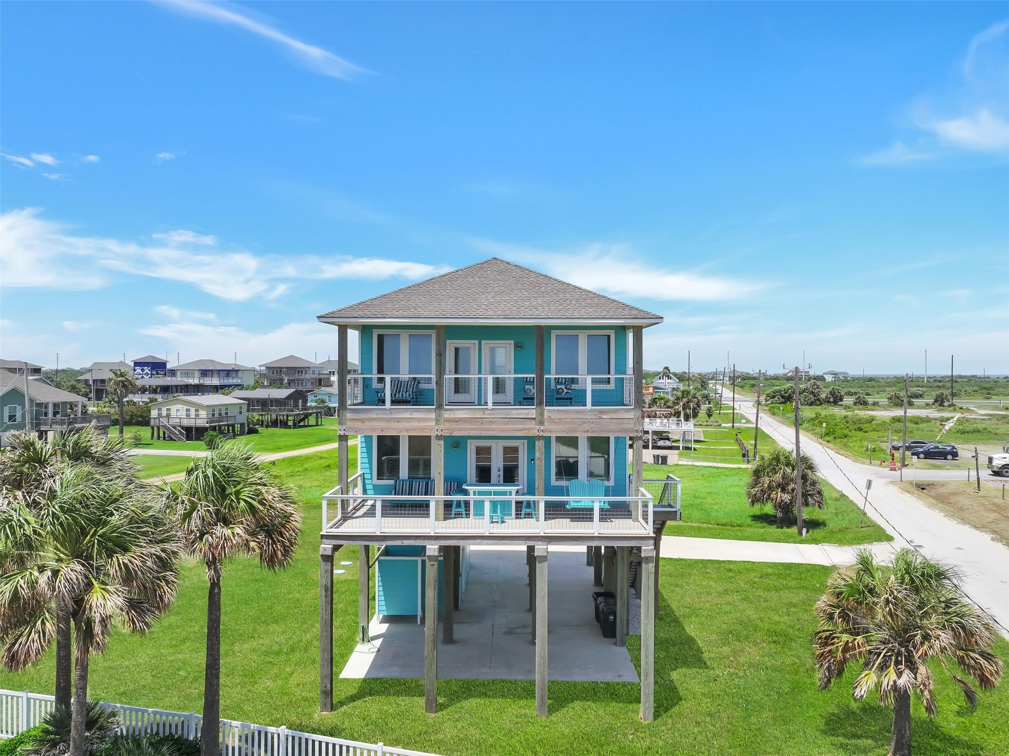 4003 Eleven Mile Rd, Galveston, TX 77554