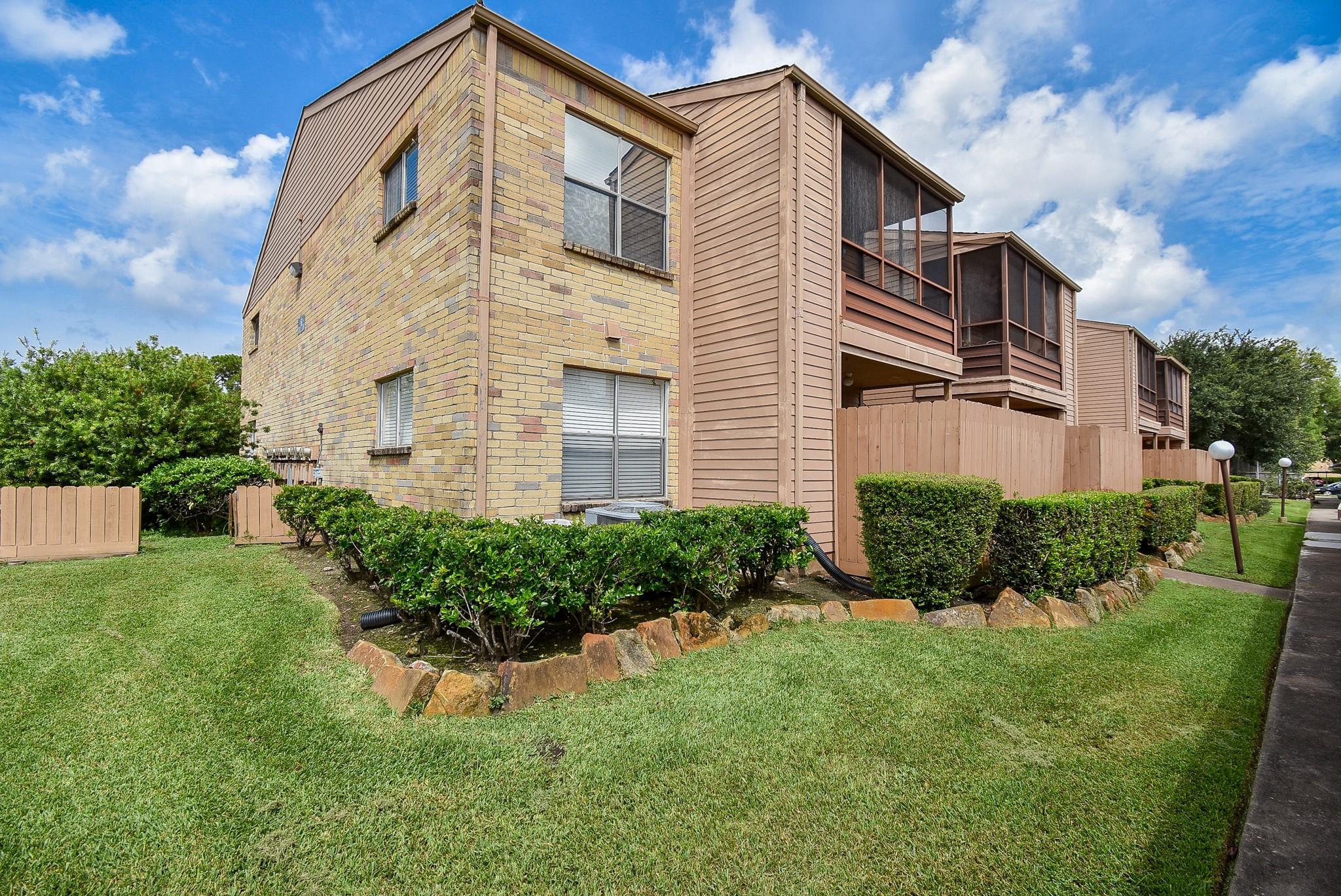 10555 Turtlewood Ct #1716, Houston, TX 77072 photo