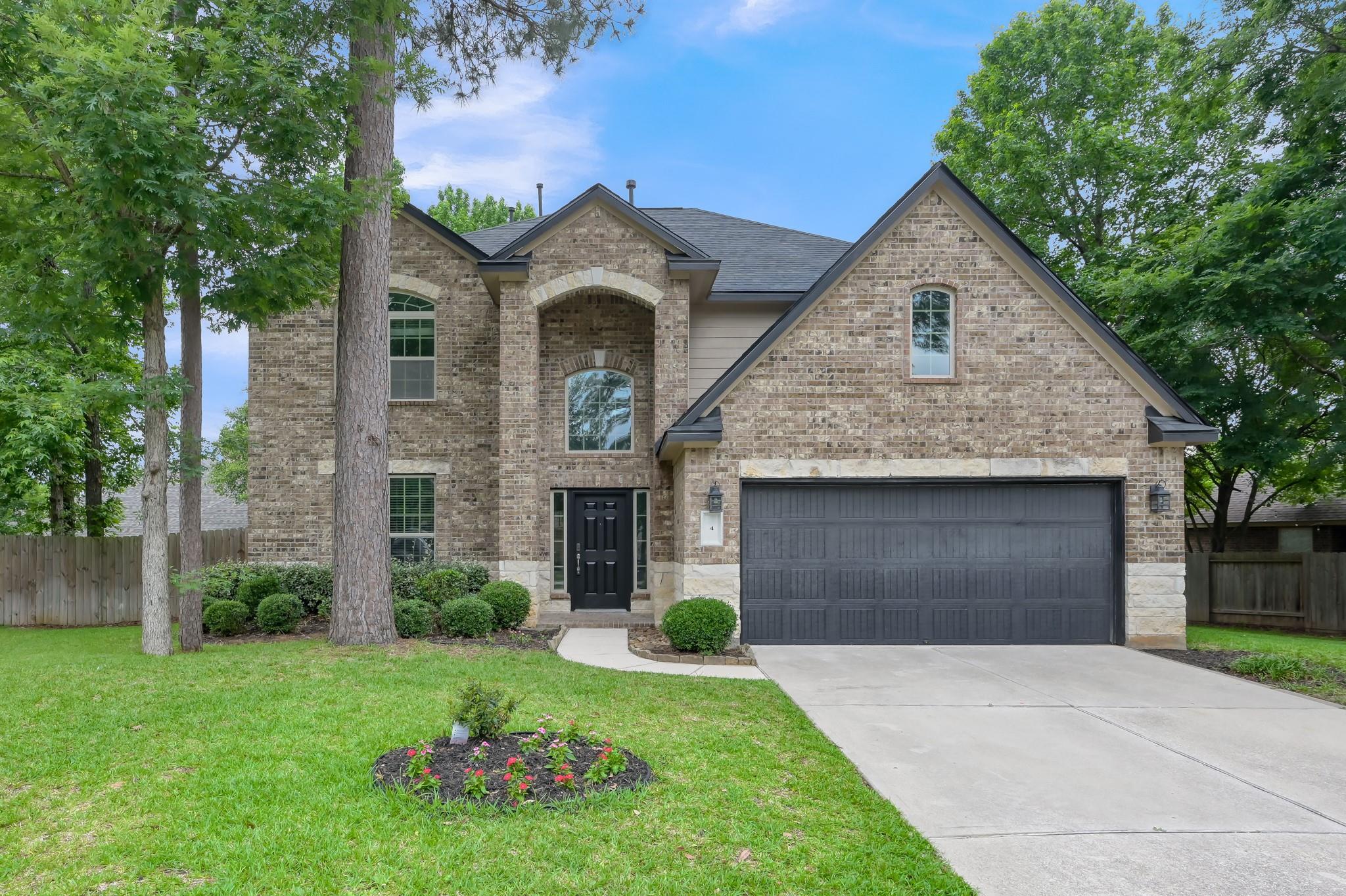 4 Logan Creek Ln, Conroe, TX 77304 photo