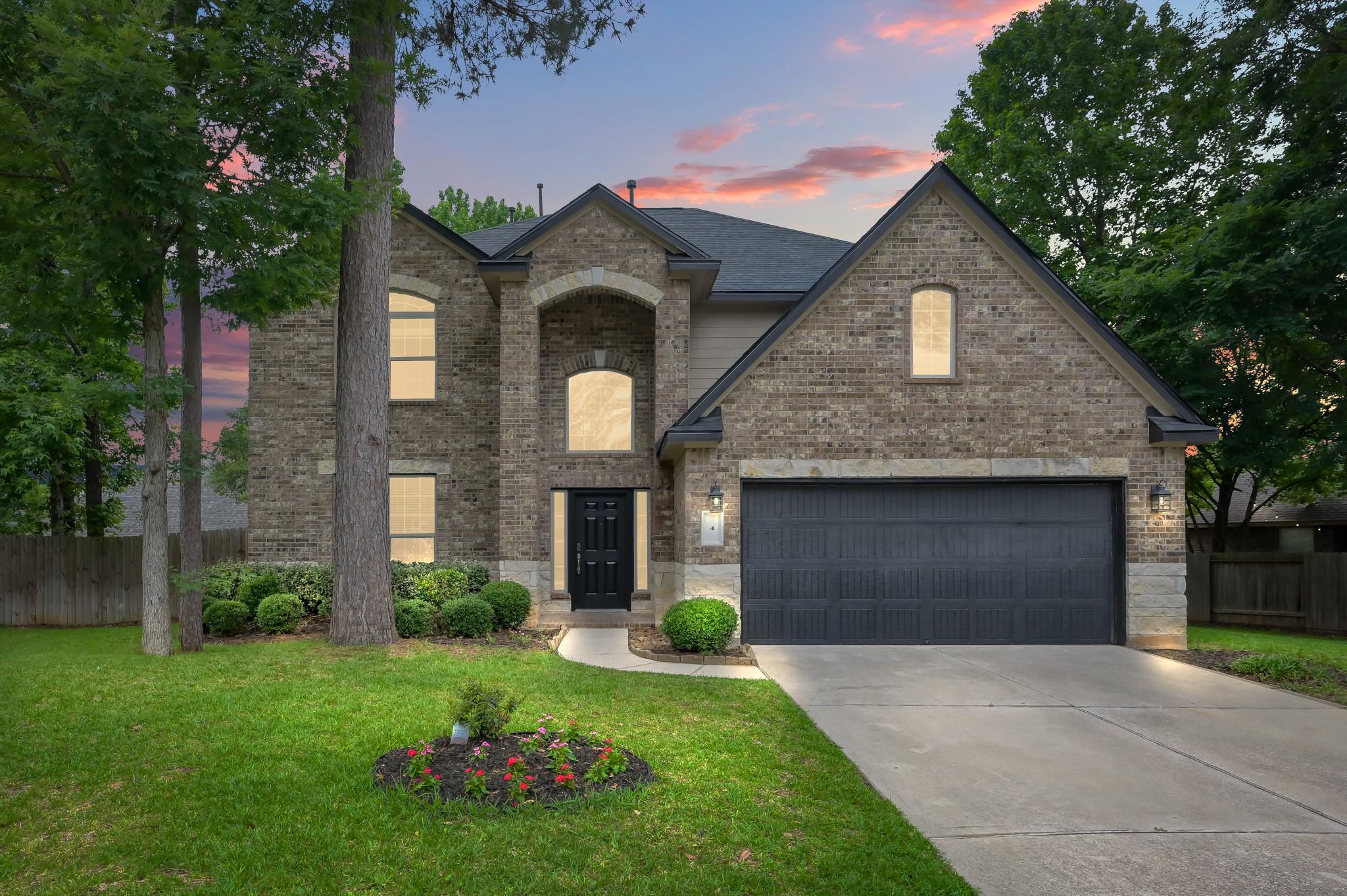 4 Logan Creek Ln, Conroe, TX 77304