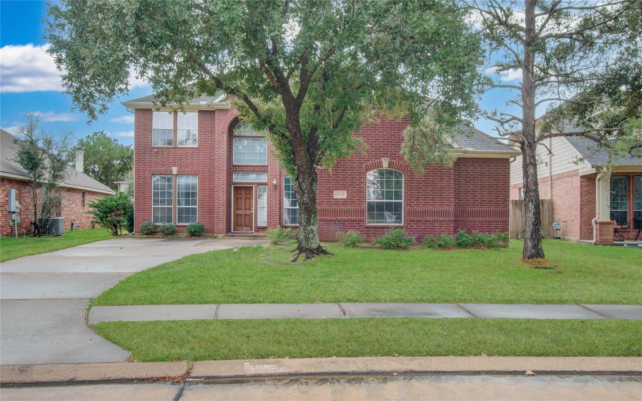 16819 Newlight Bend Dr, Houston, TX 77095