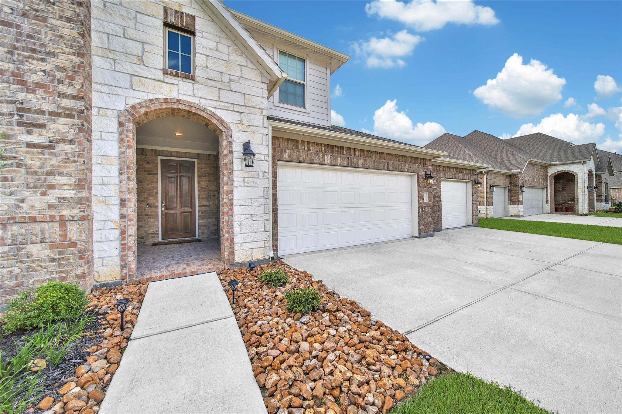 18206 Langkawi Ln, Houston, TX 77044 photo