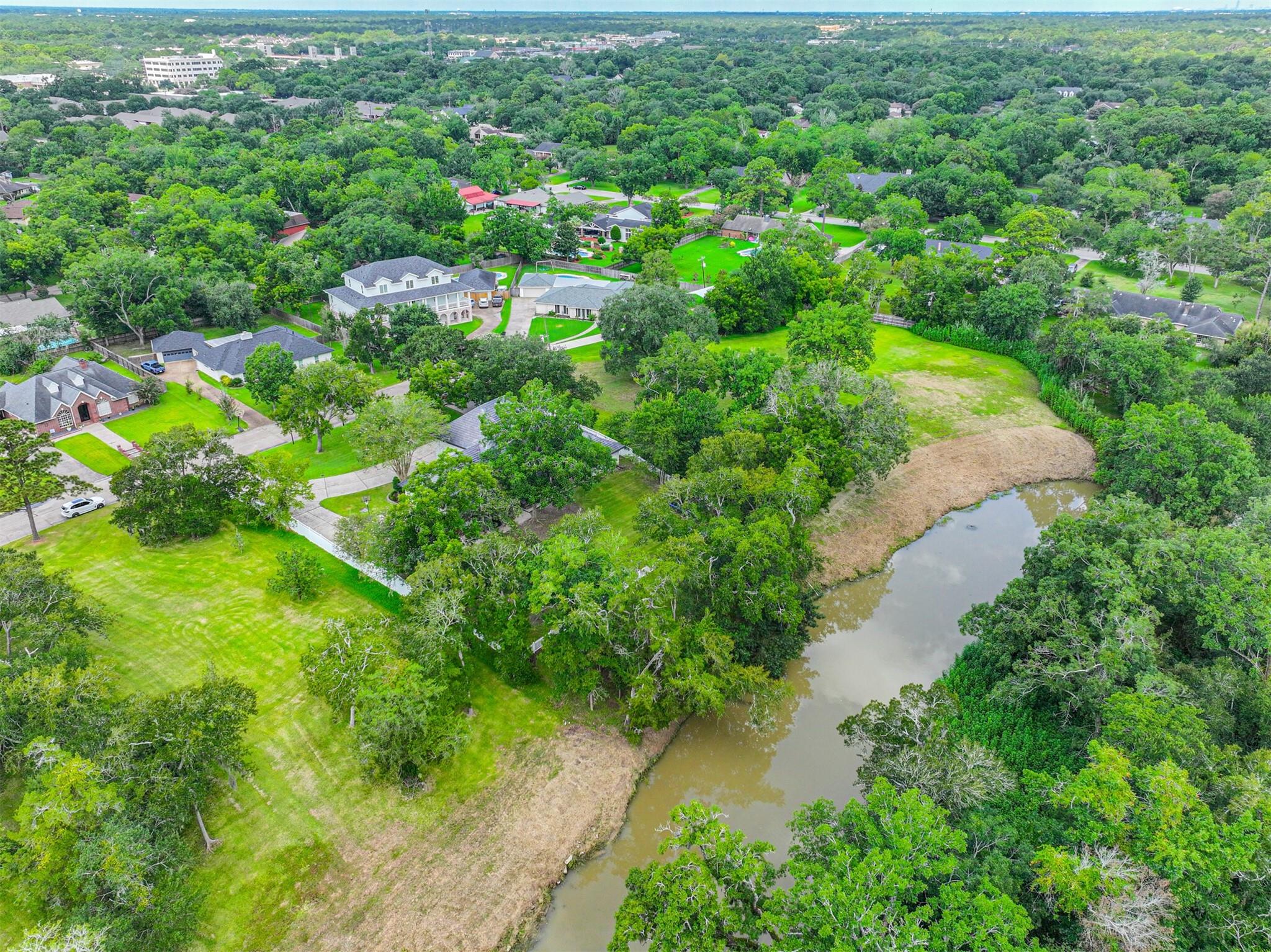 11 Haverford Ln, Friendswood, TX 77546 photo