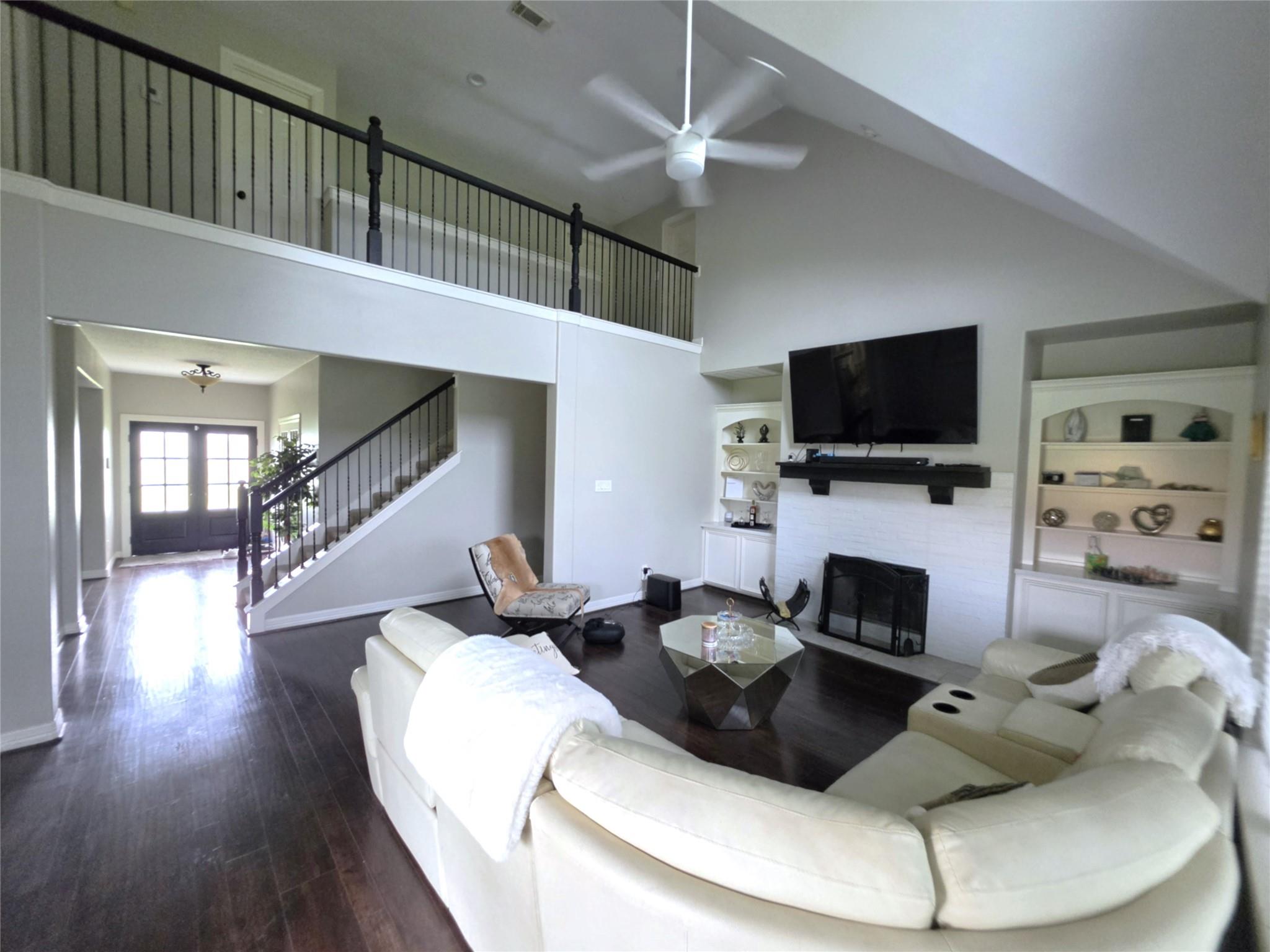 202 Lakeland Cir, Rosharon, TX 77583 photo