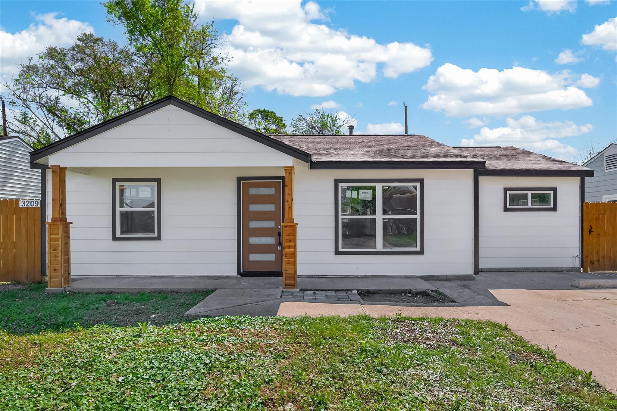 3209 Mccrarey Dr, Houston, TX 77088