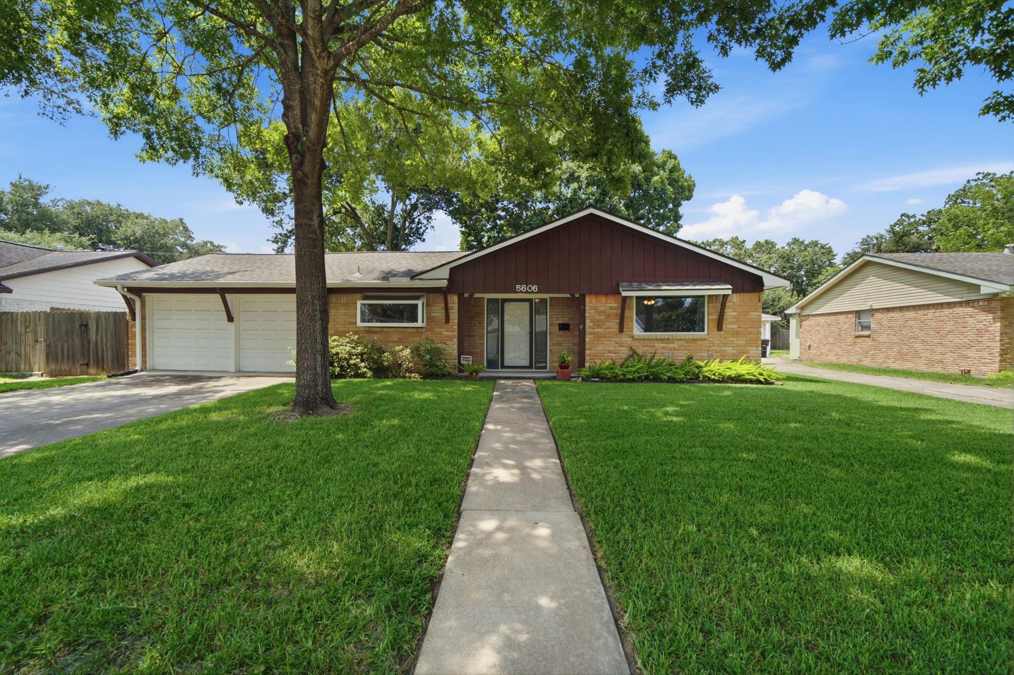 5606 Carew St, Houston, TX 77096