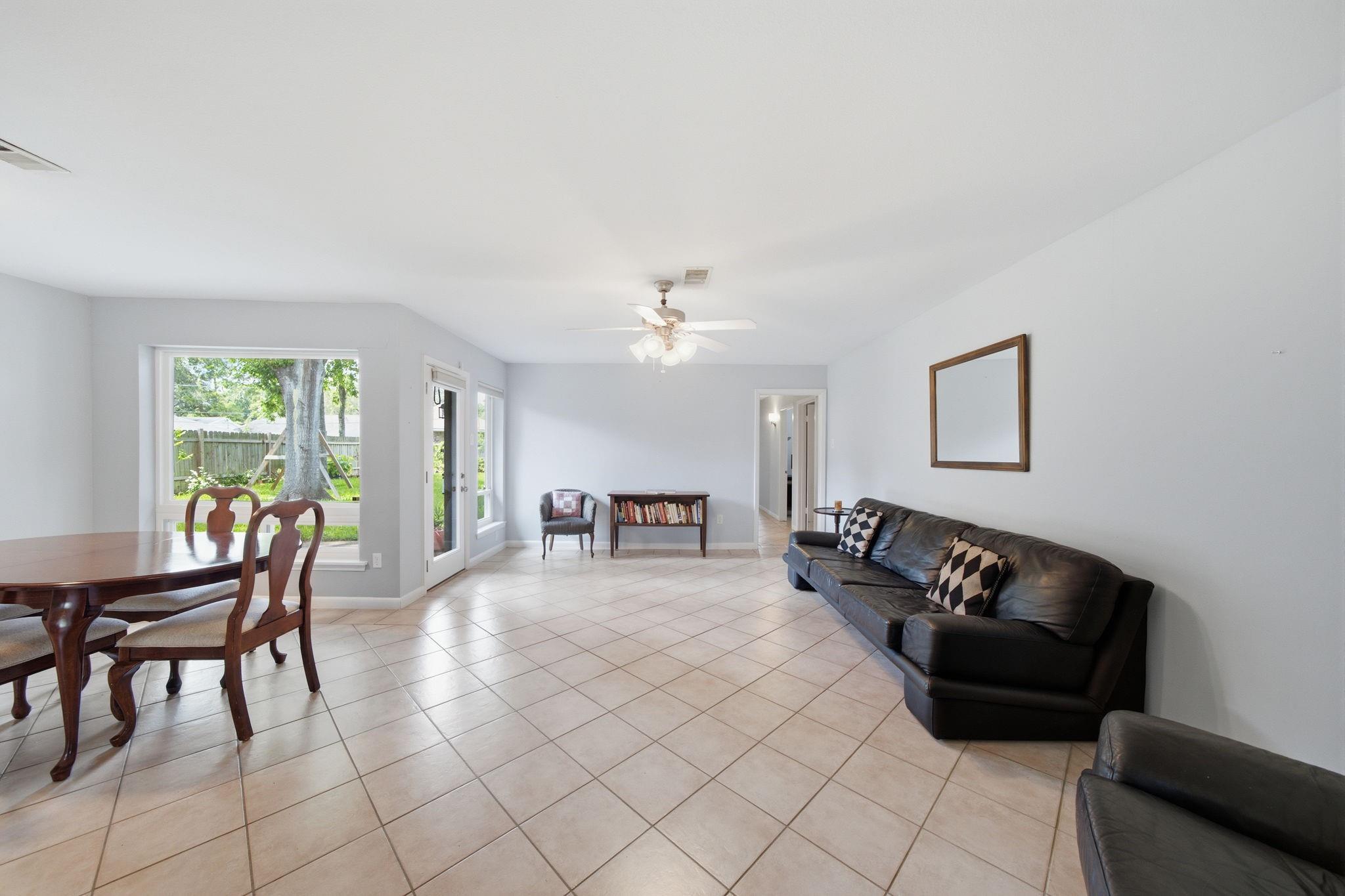 5606 Carew St, Houston, TX 77096 photo
