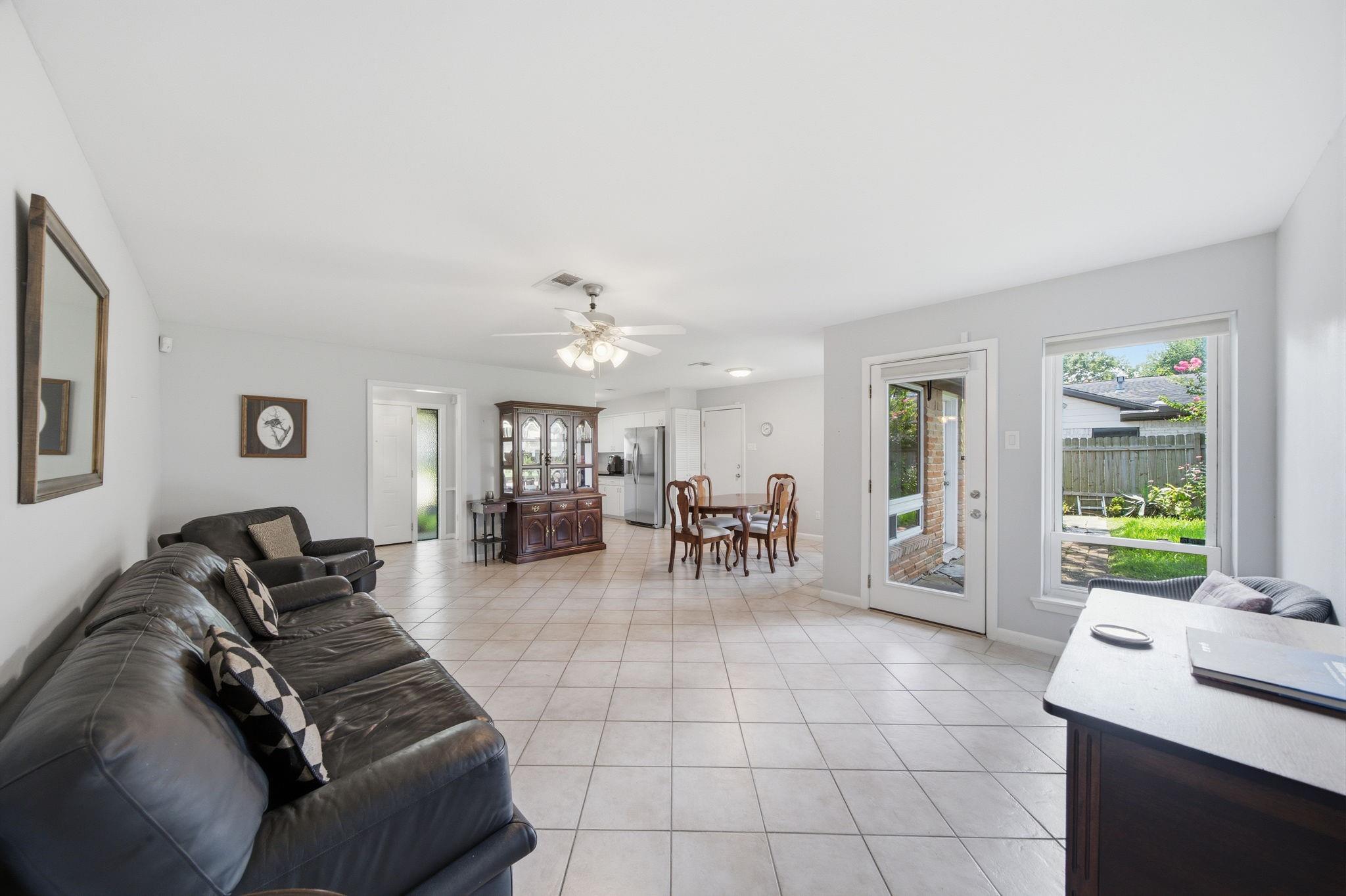 5606 Carew St, Houston, TX 77096 photo